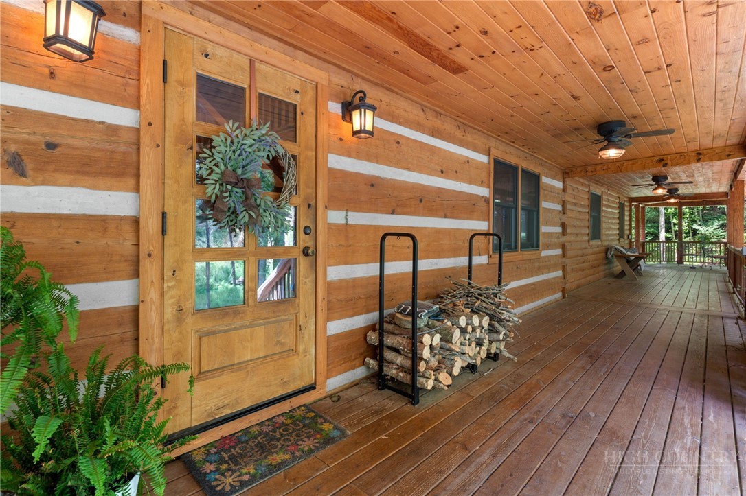 982 Jakes Mountain Road