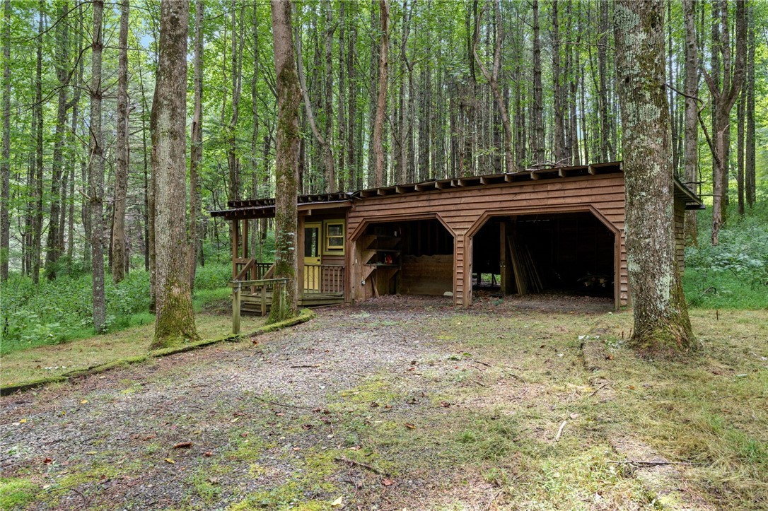 982 Jakes Mountain Road