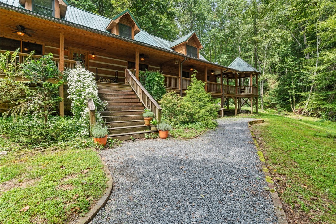 982 Jakes Mountain Road