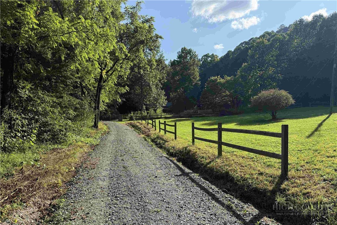 982 Jakes Mountain Road
