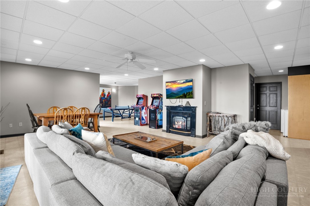 372 Broken Arrow Trail