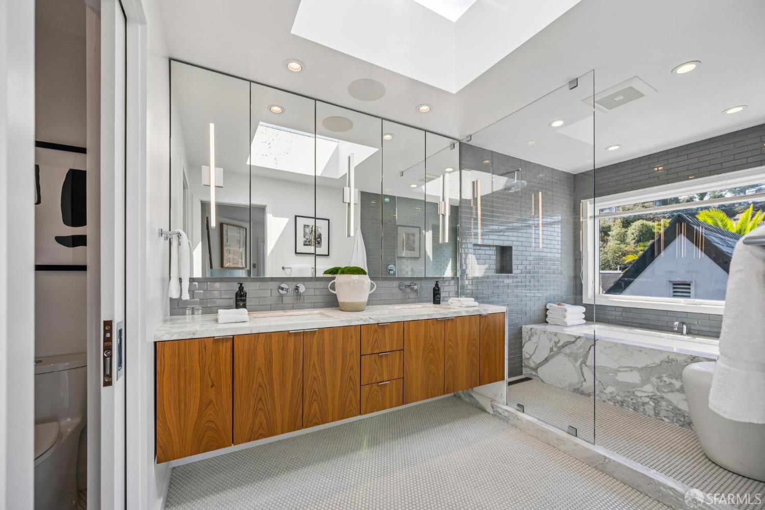 292 Juanita Way