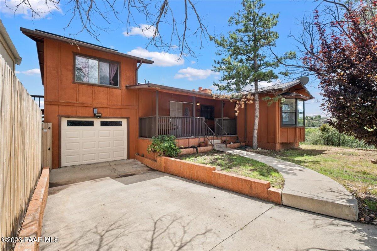 1809 N Moonstone Lane