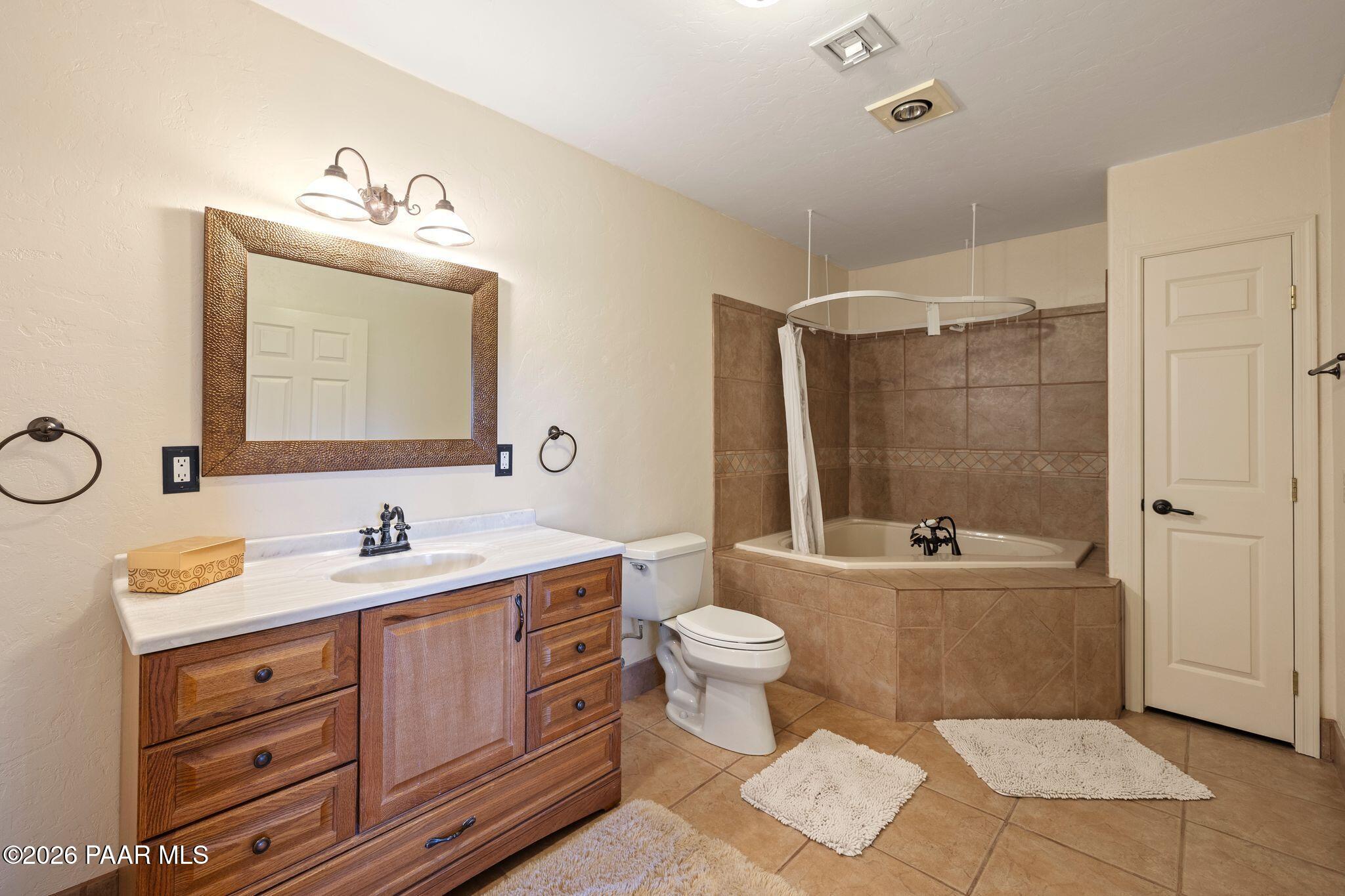 117 N Equestrian Way