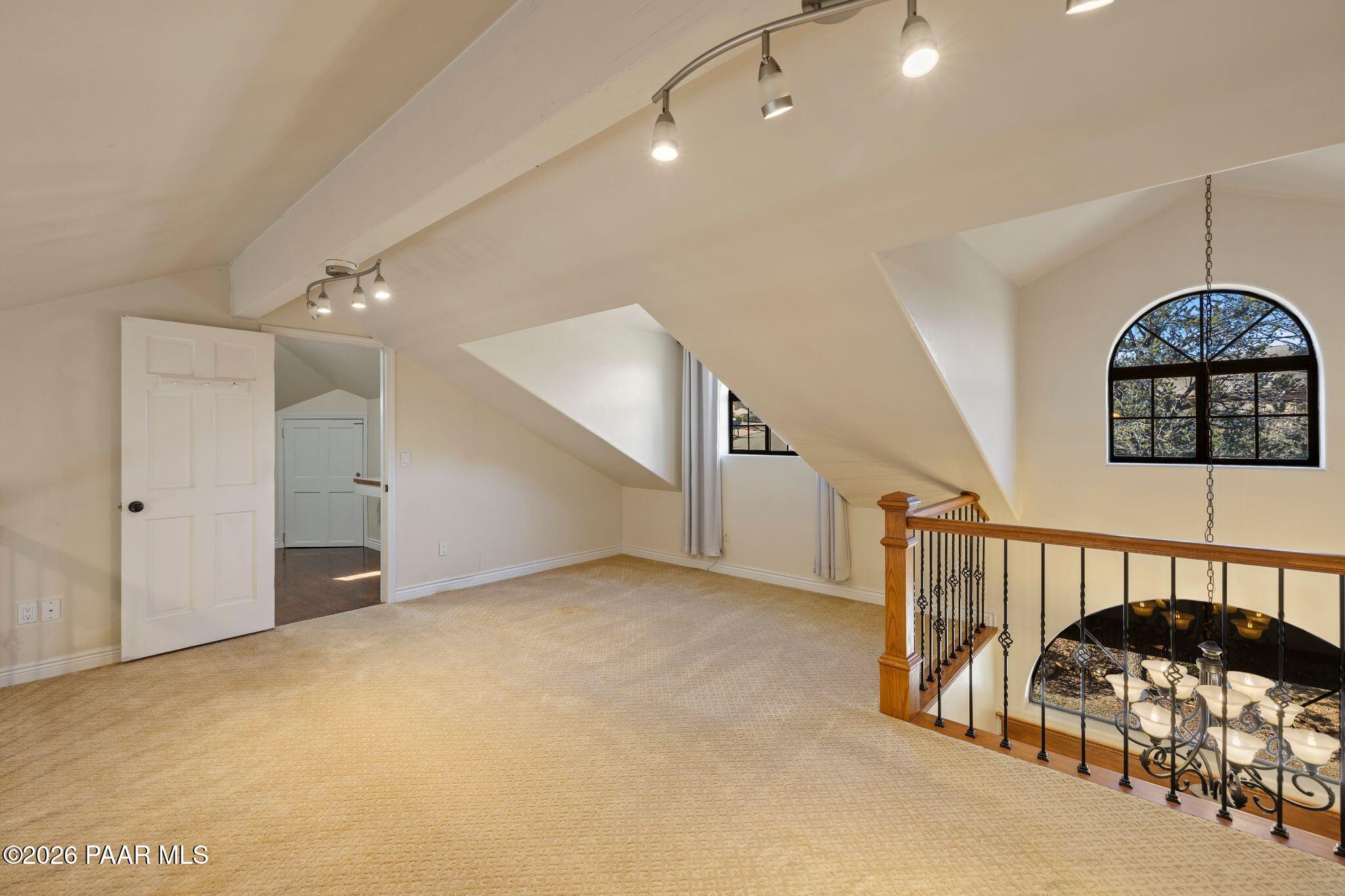 117 N Equestrian Way