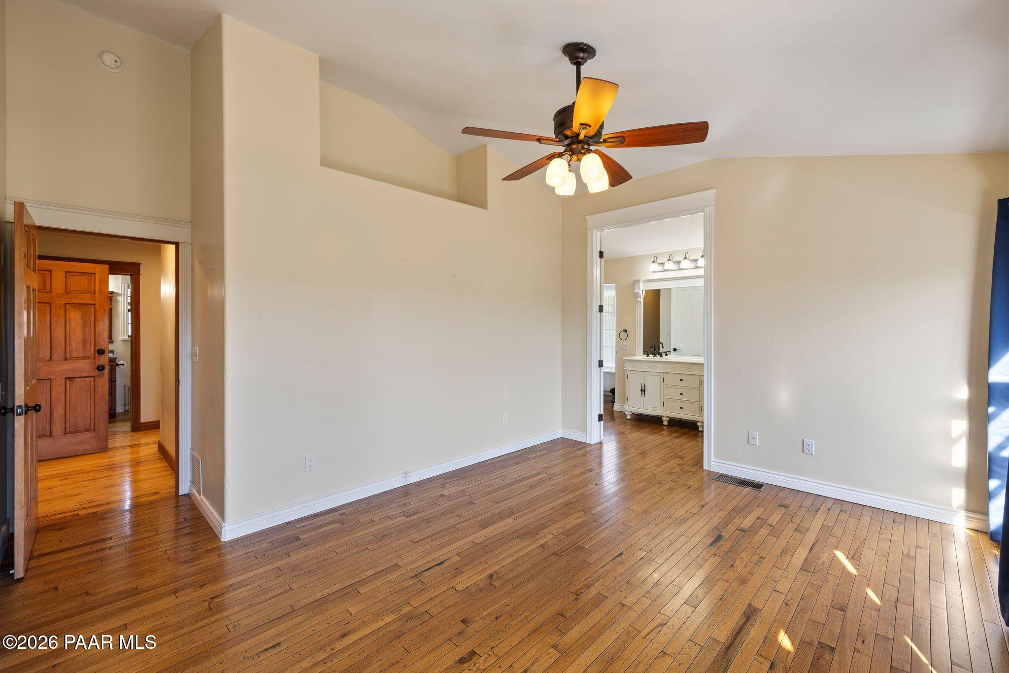 117 N Equestrian Way