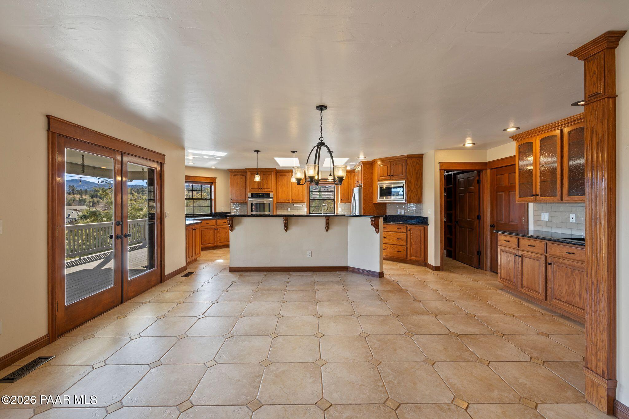 117 N Equestrian Way