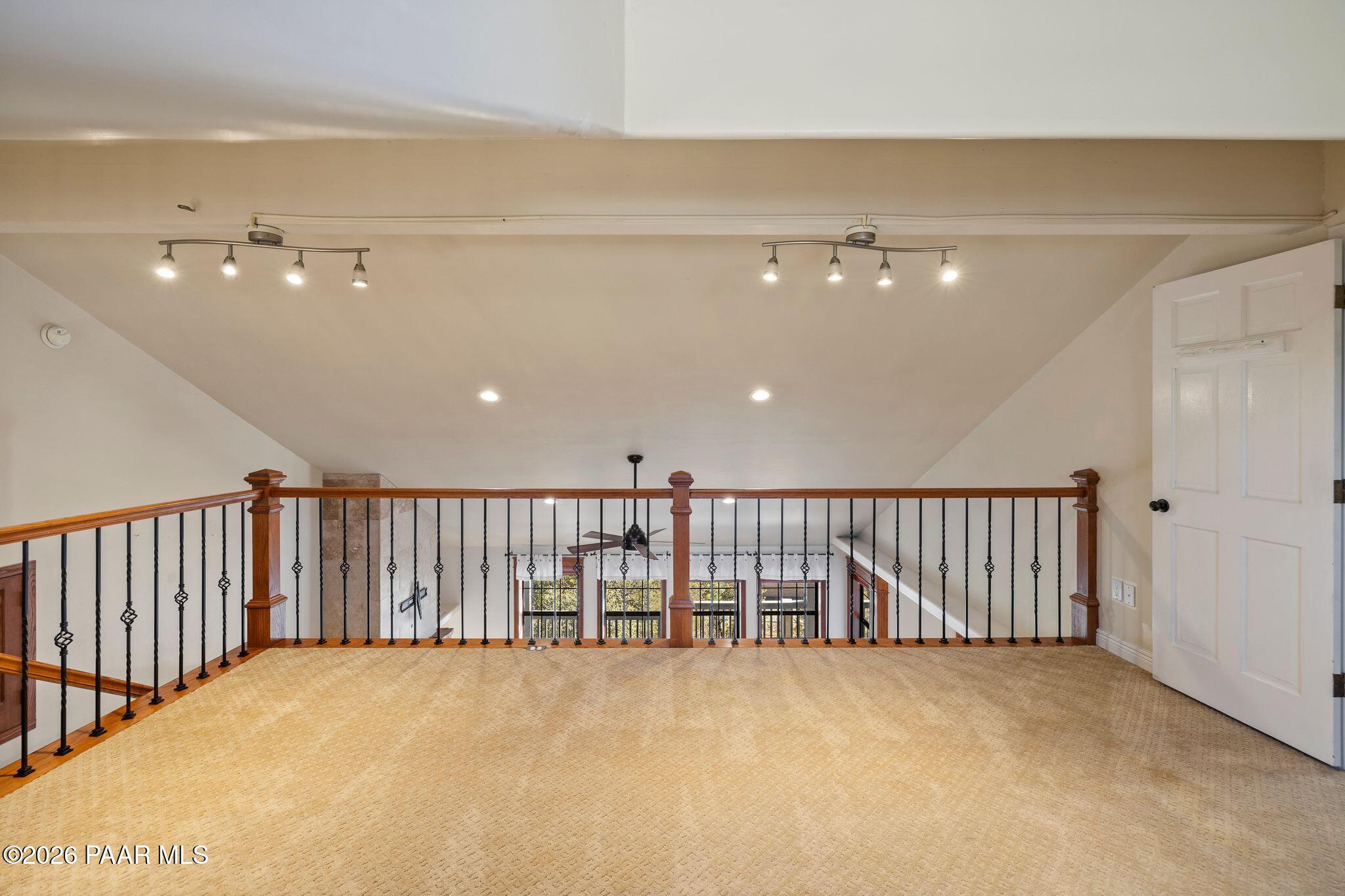 117 N Equestrian Way