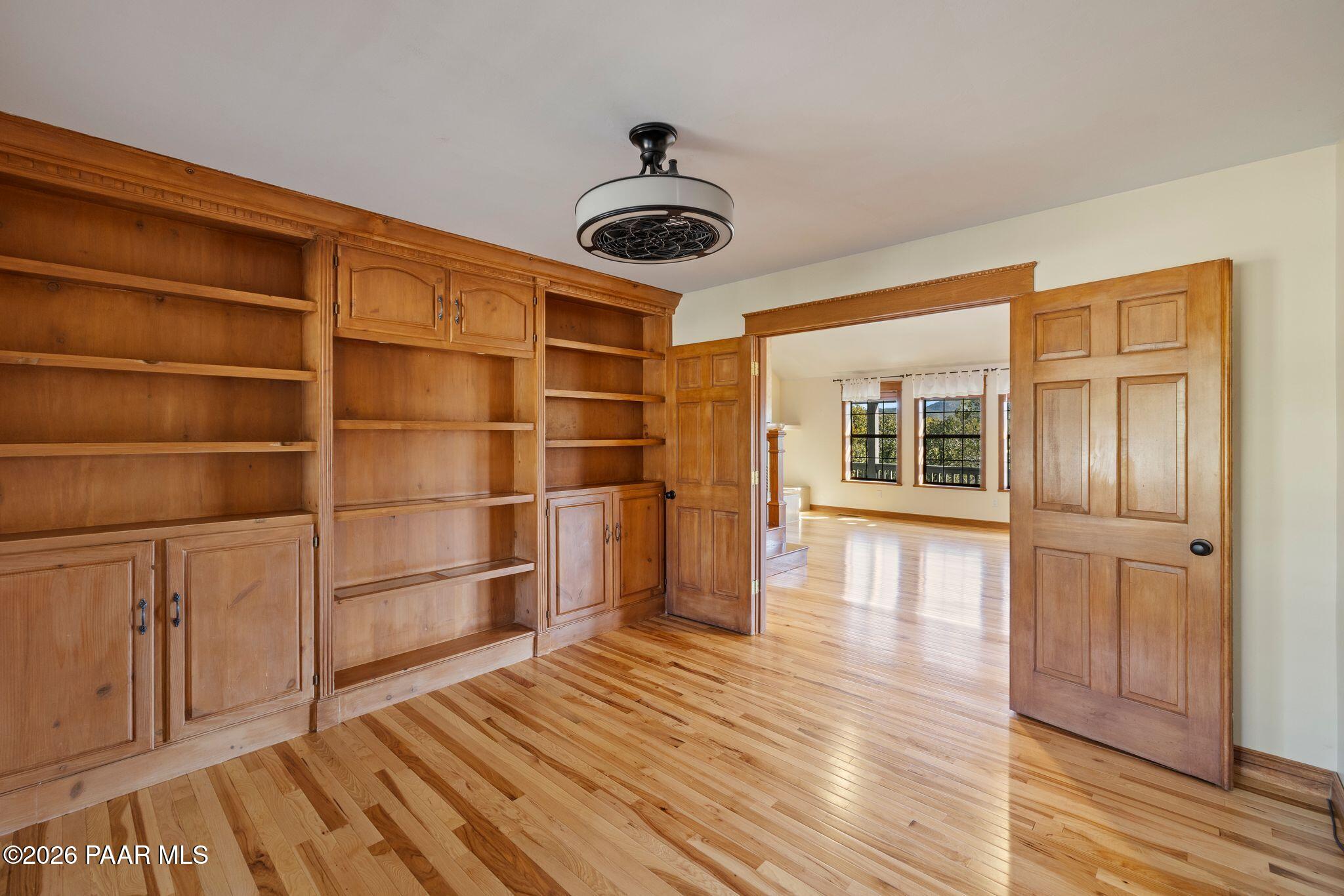 117 N Equestrian Way