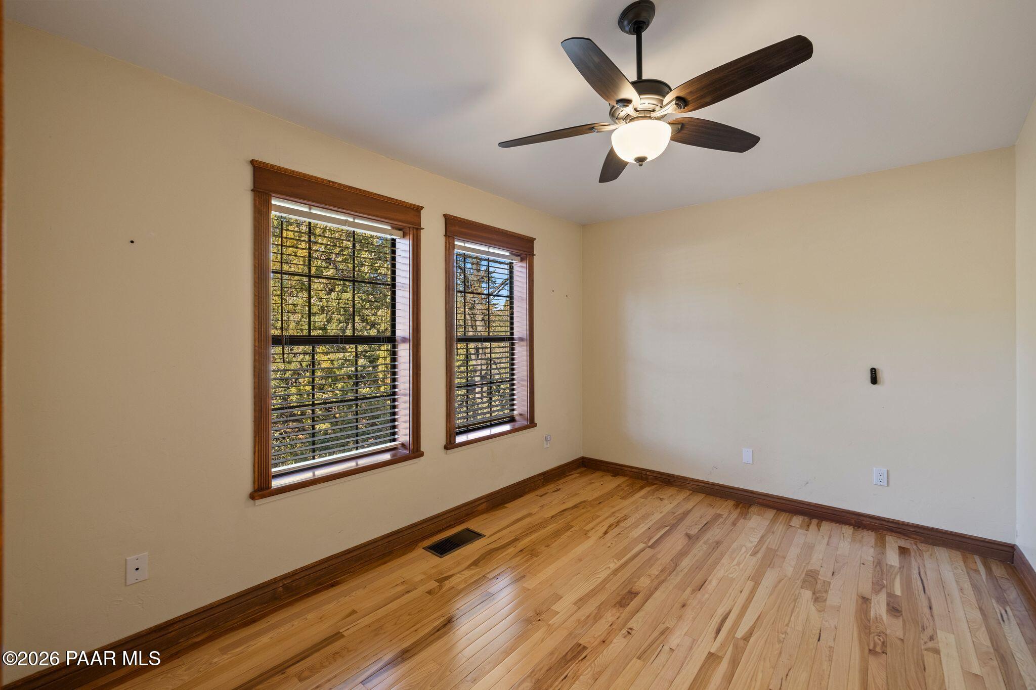 117 N Equestrian Way