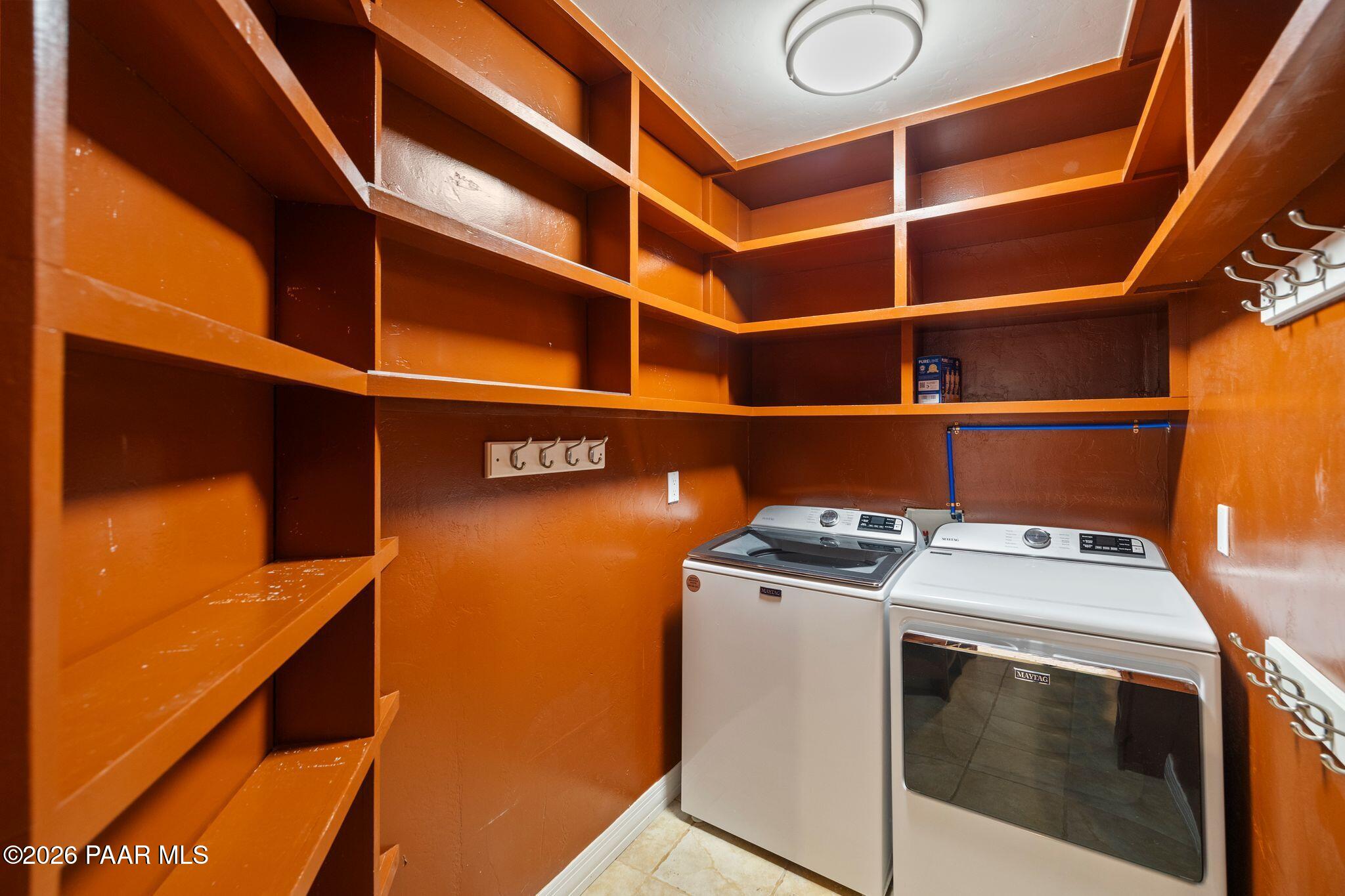 117 N Equestrian Way