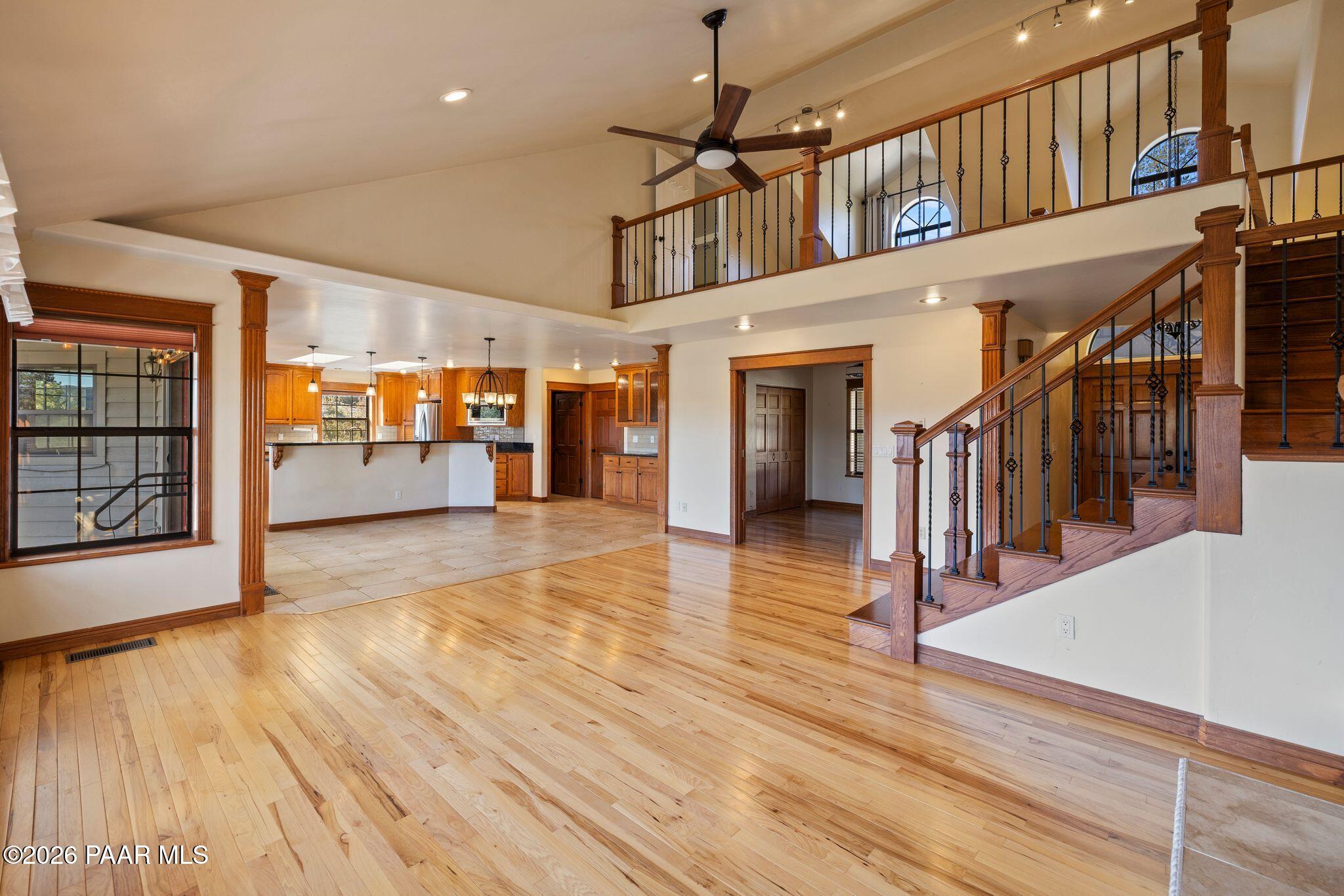 117 N Equestrian Way