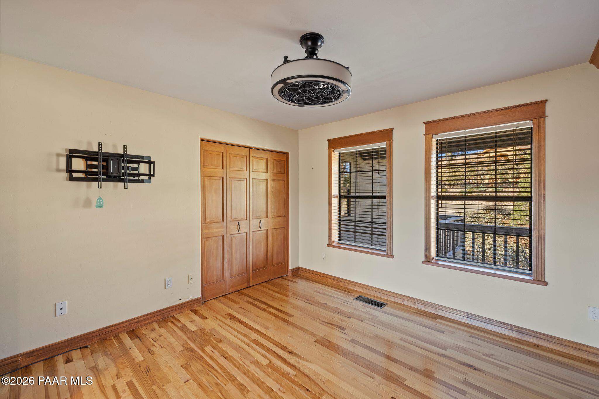 117 N Equestrian Way