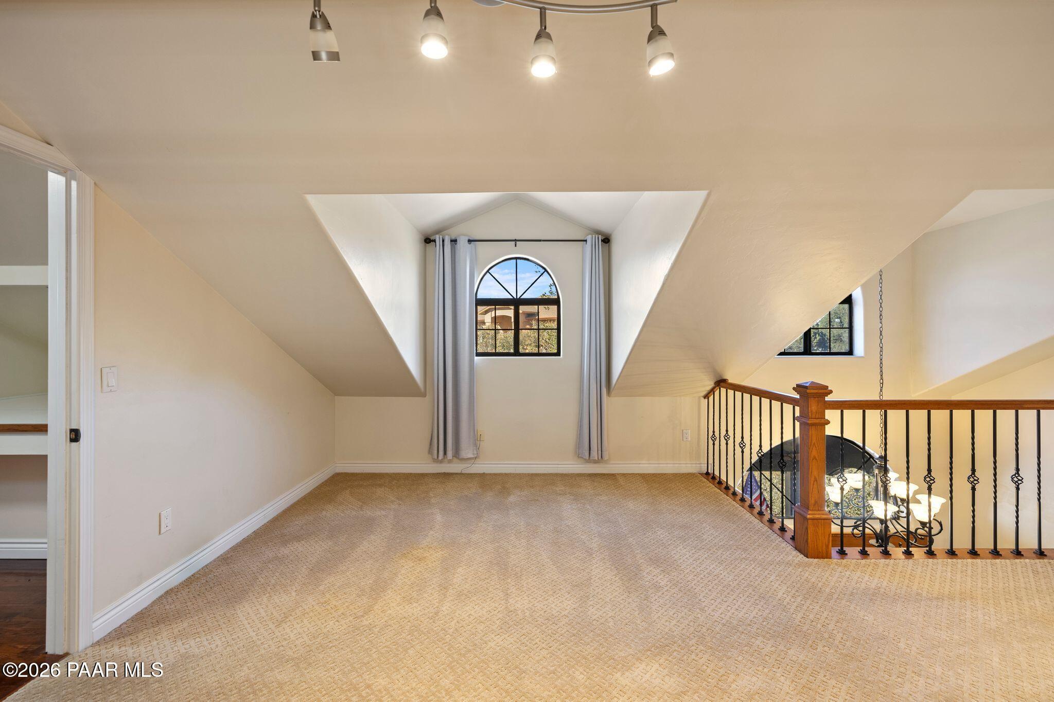 117 N Equestrian Way