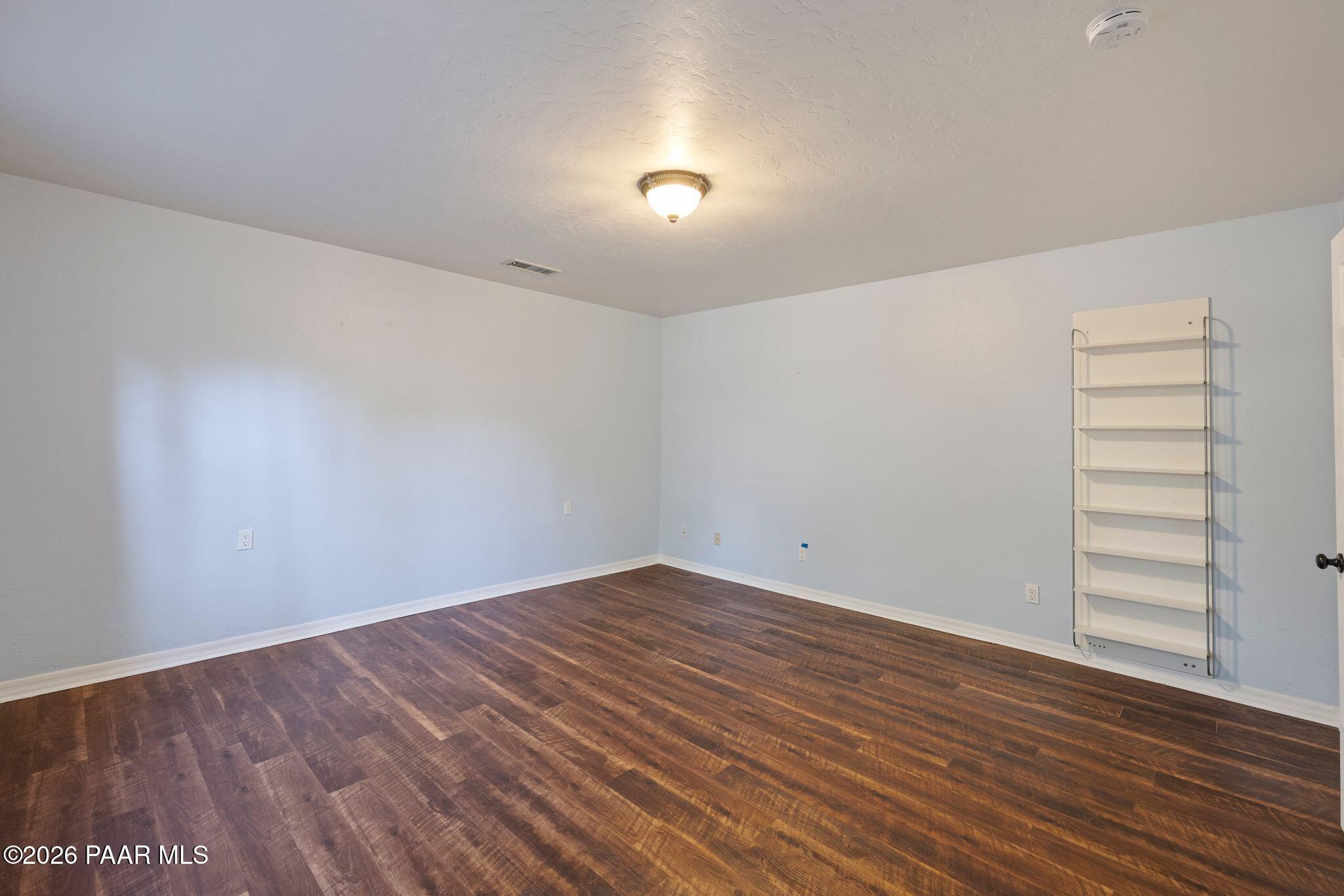 117 N Equestrian Way