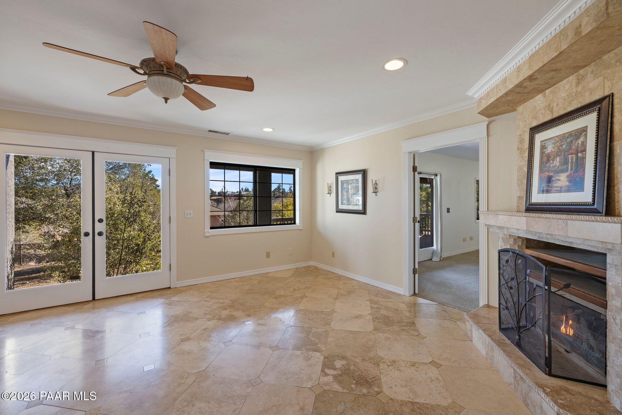 117 N Equestrian Way
