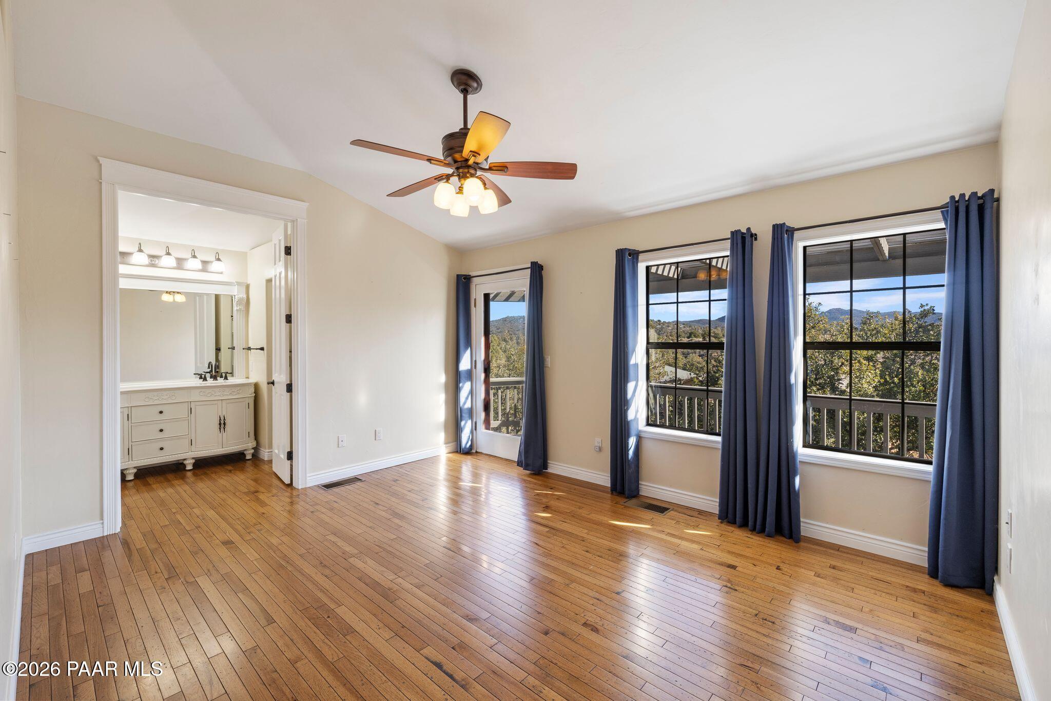 117 N Equestrian Way