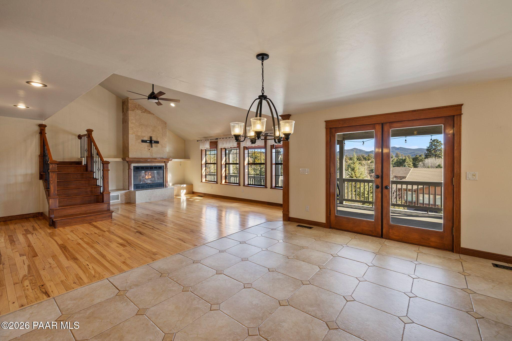 117 N Equestrian Way