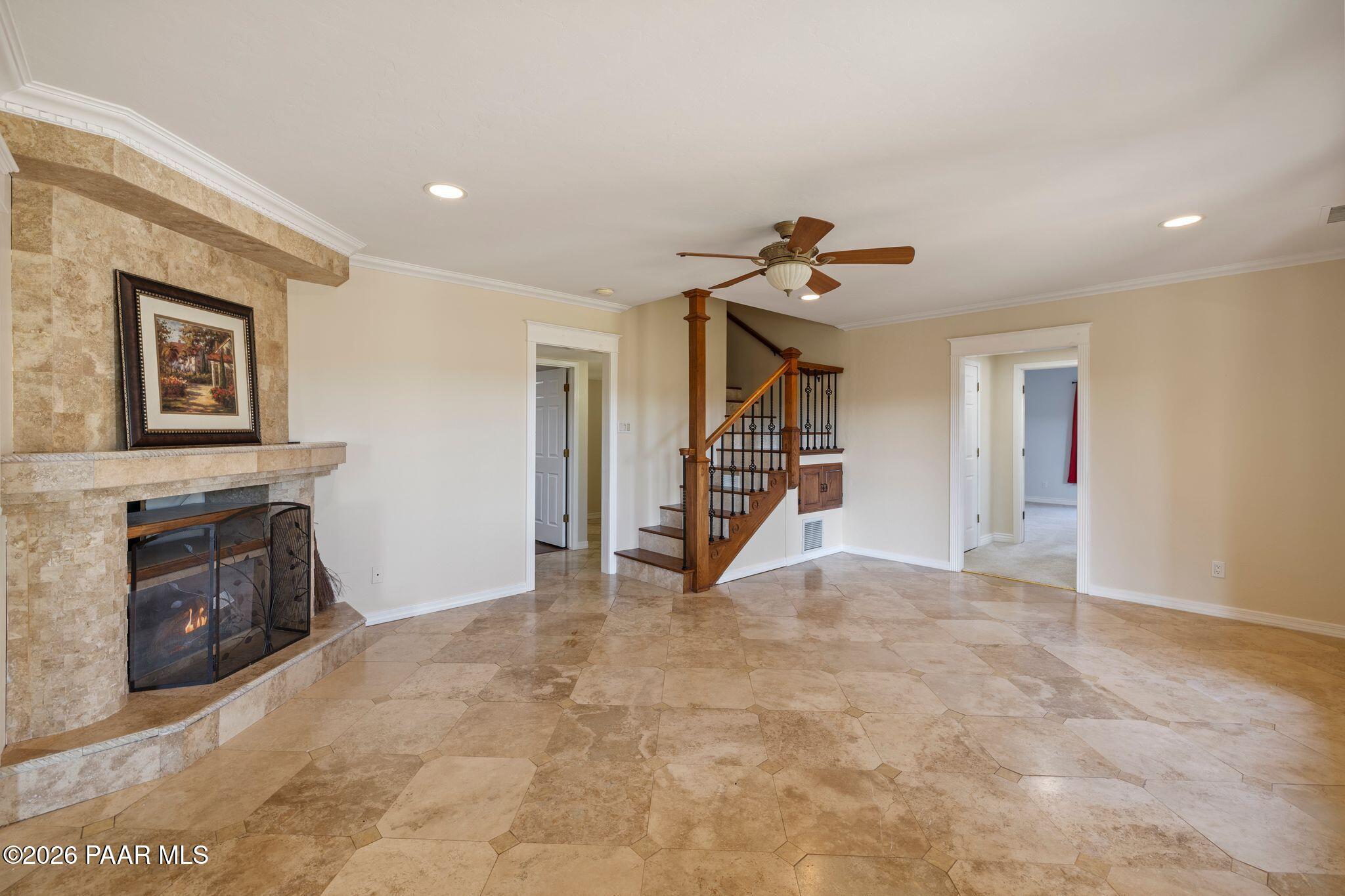 117 N Equestrian Way