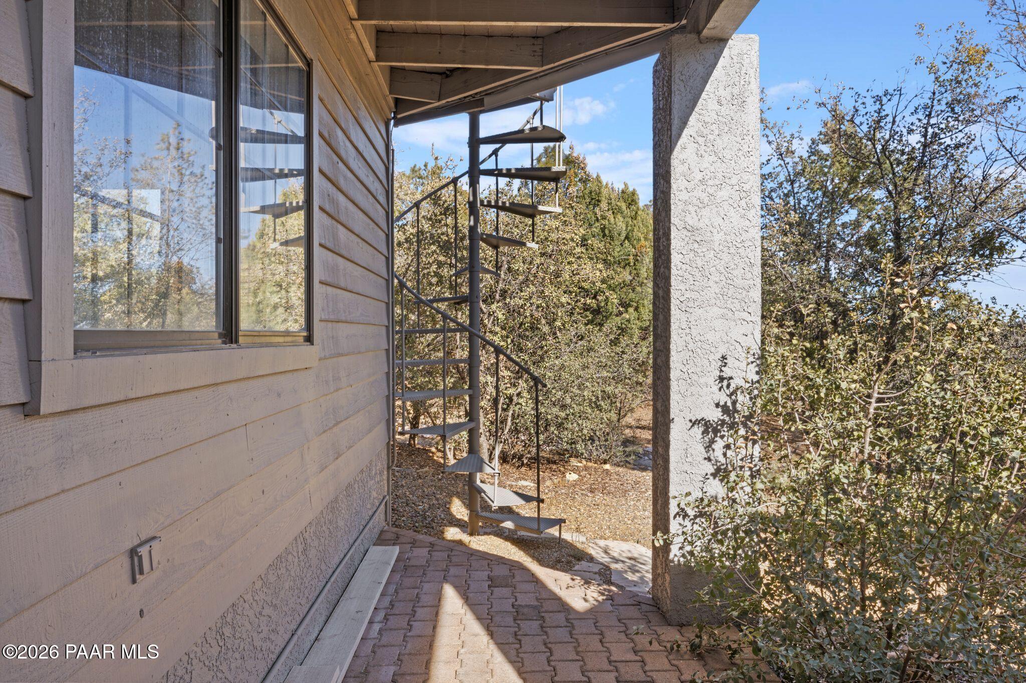 117 N Equestrian Way