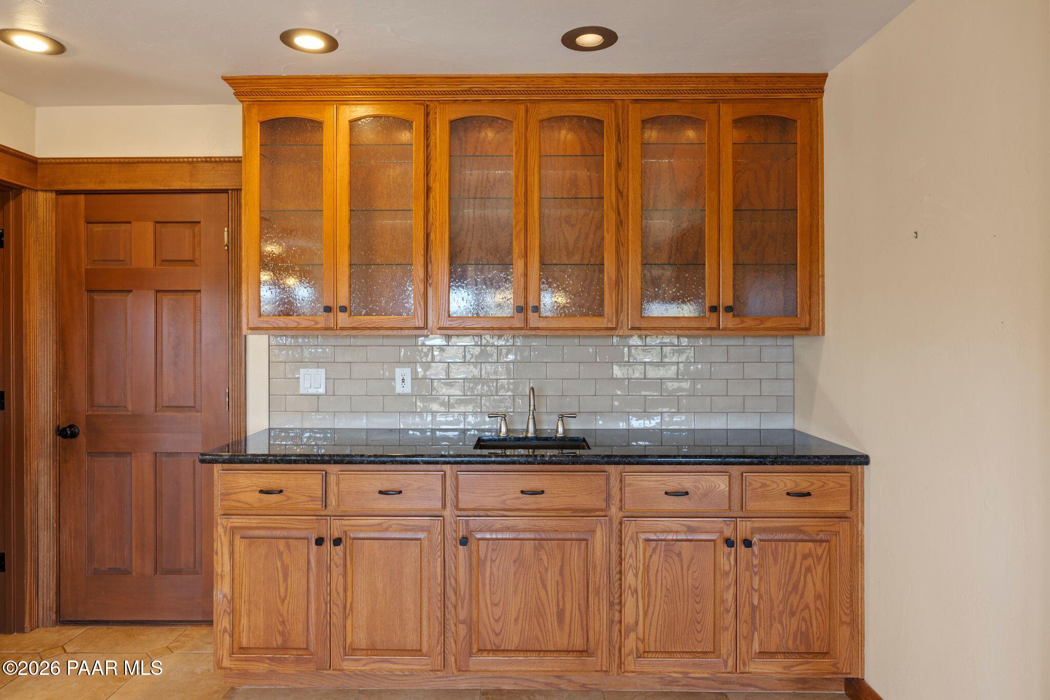 117 N Equestrian Way