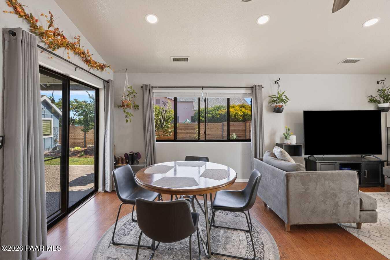 4284 N Cholla Drive