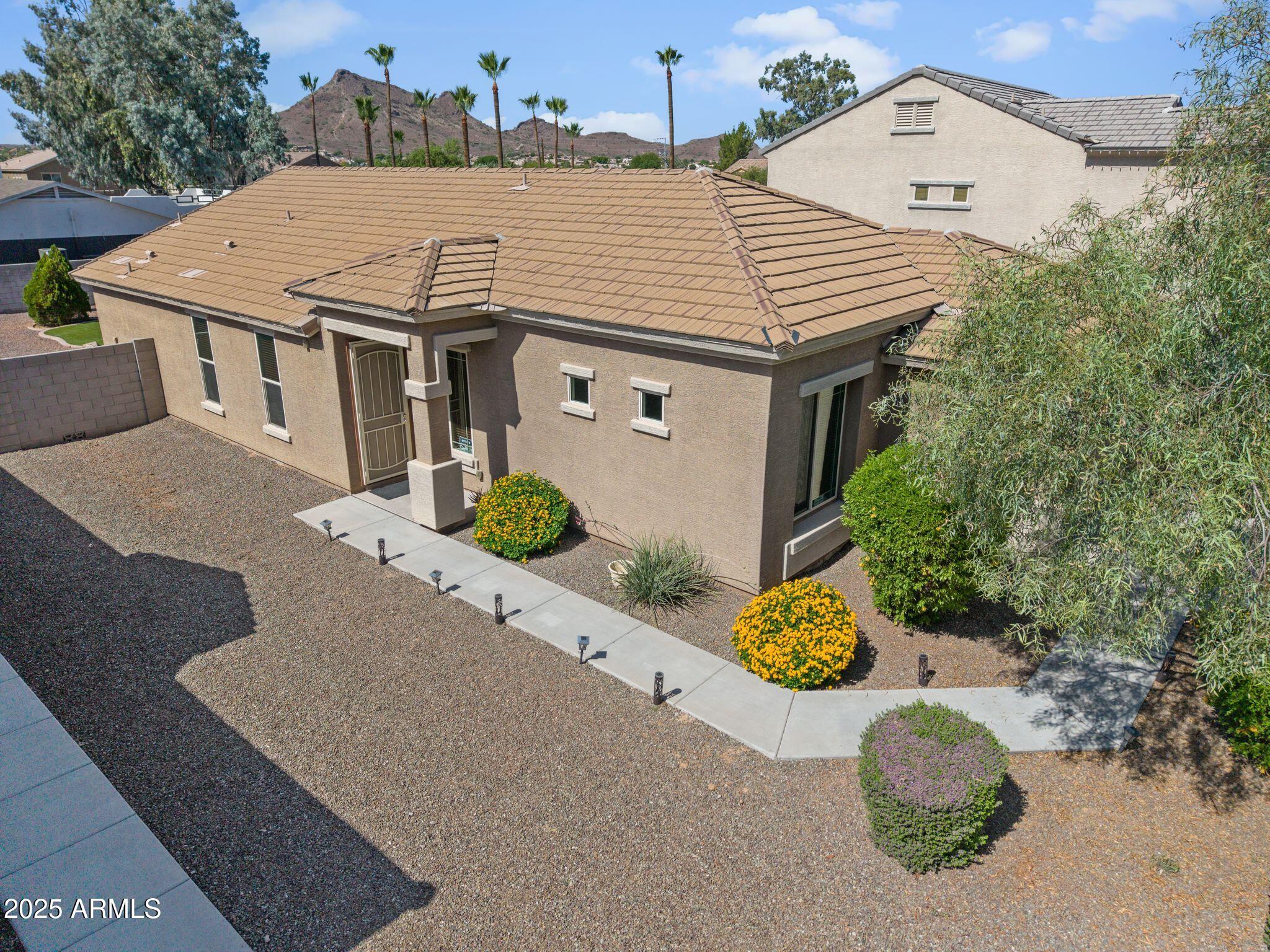 2119 E PHELPS Road