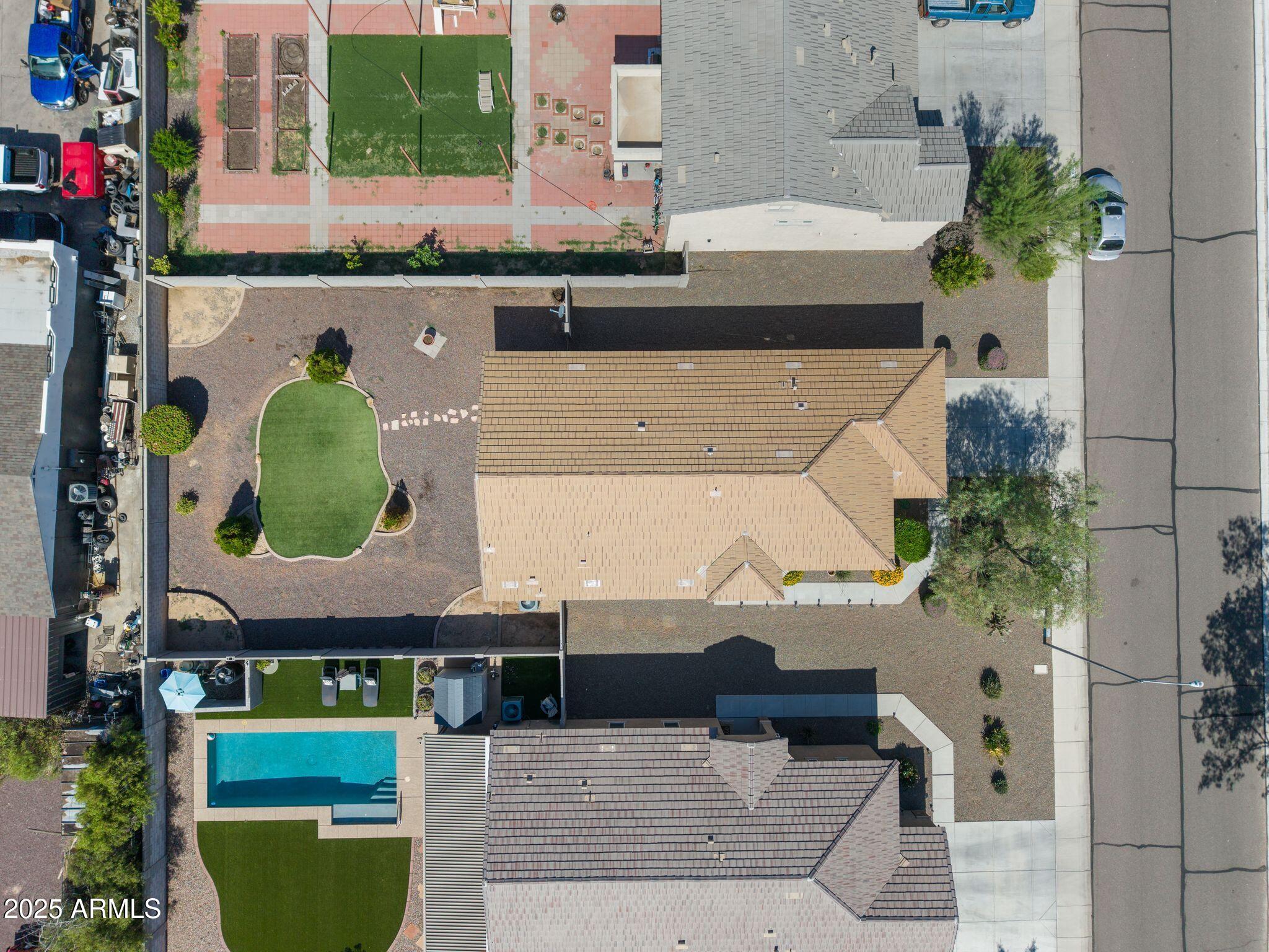2119 E PHELPS Road