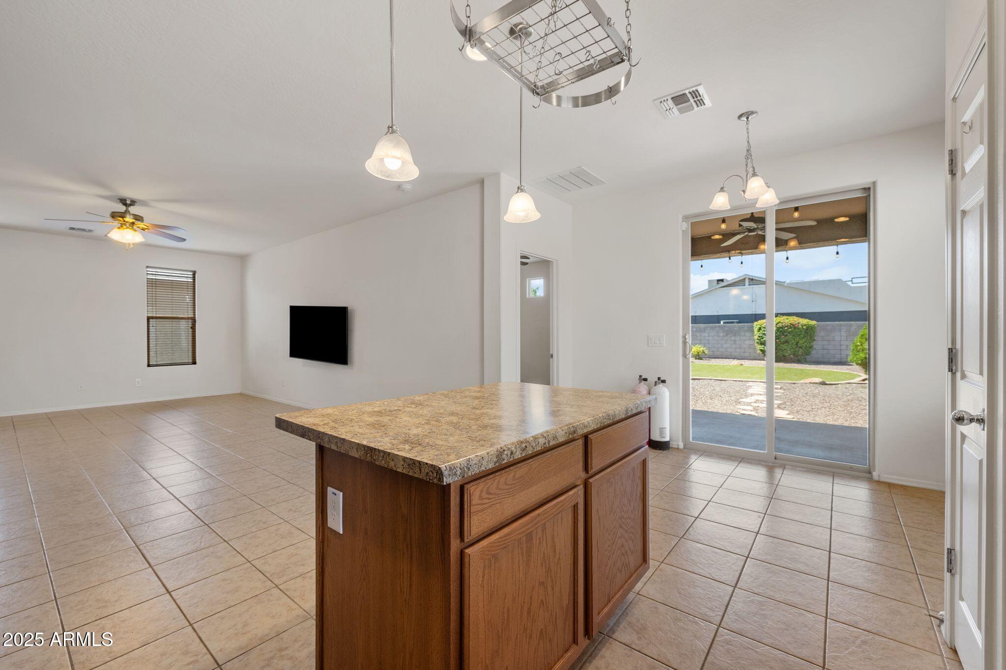2119 E PHELPS Road