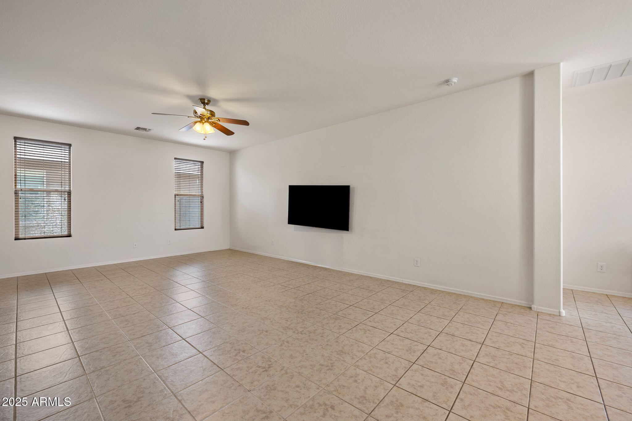 2119 E PHELPS Road