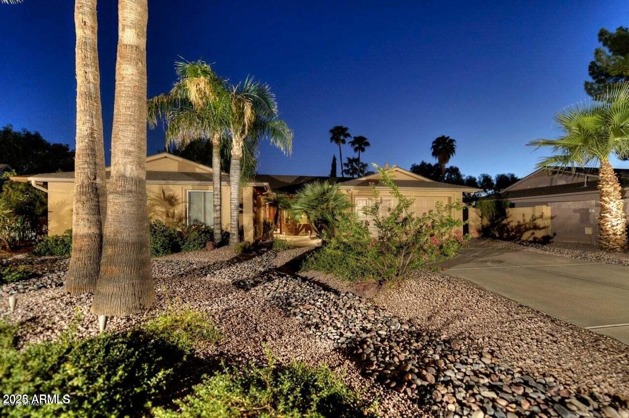 5909 E MARILYN Road