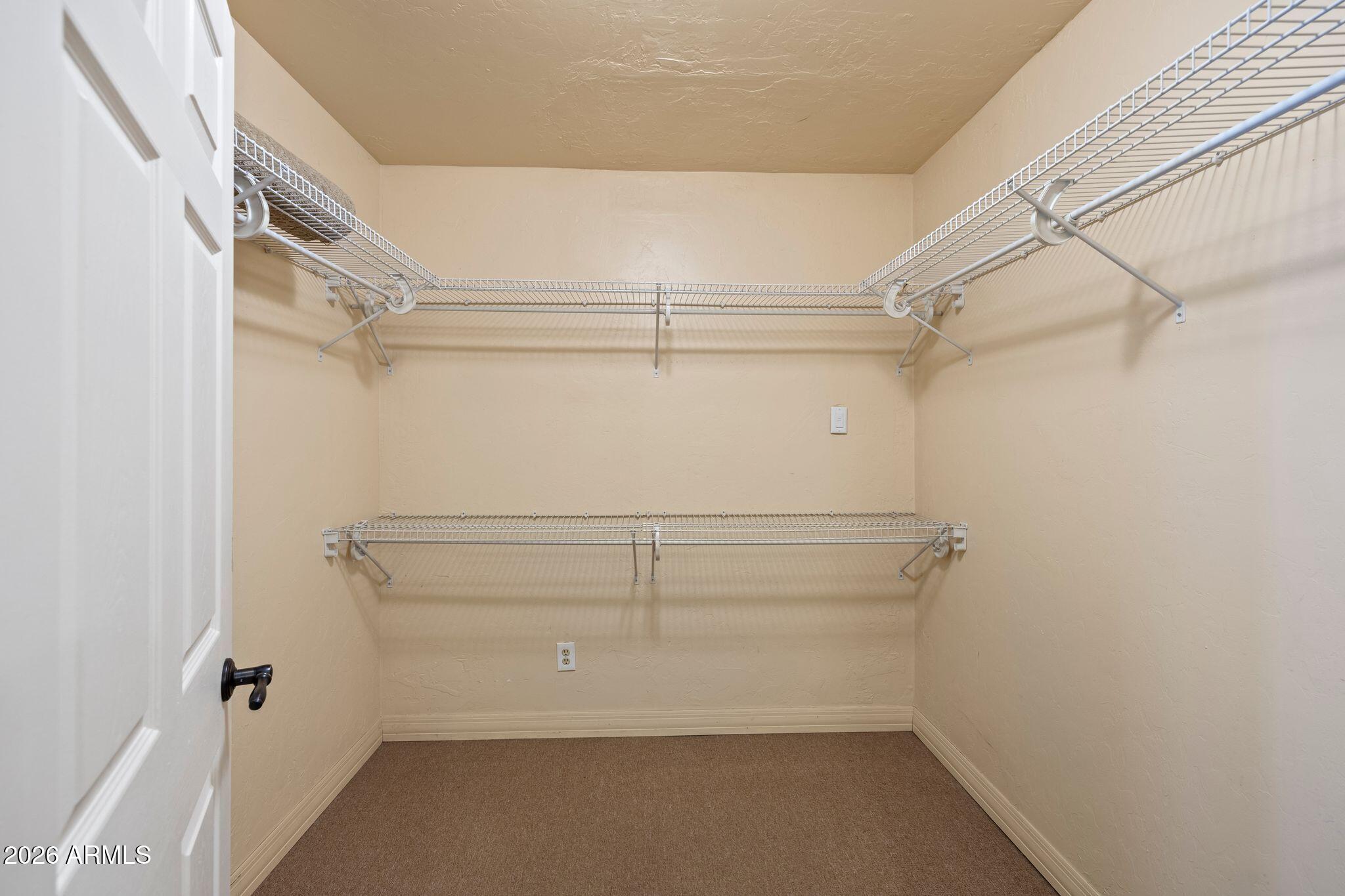 117 N EQUESTRIAN Way