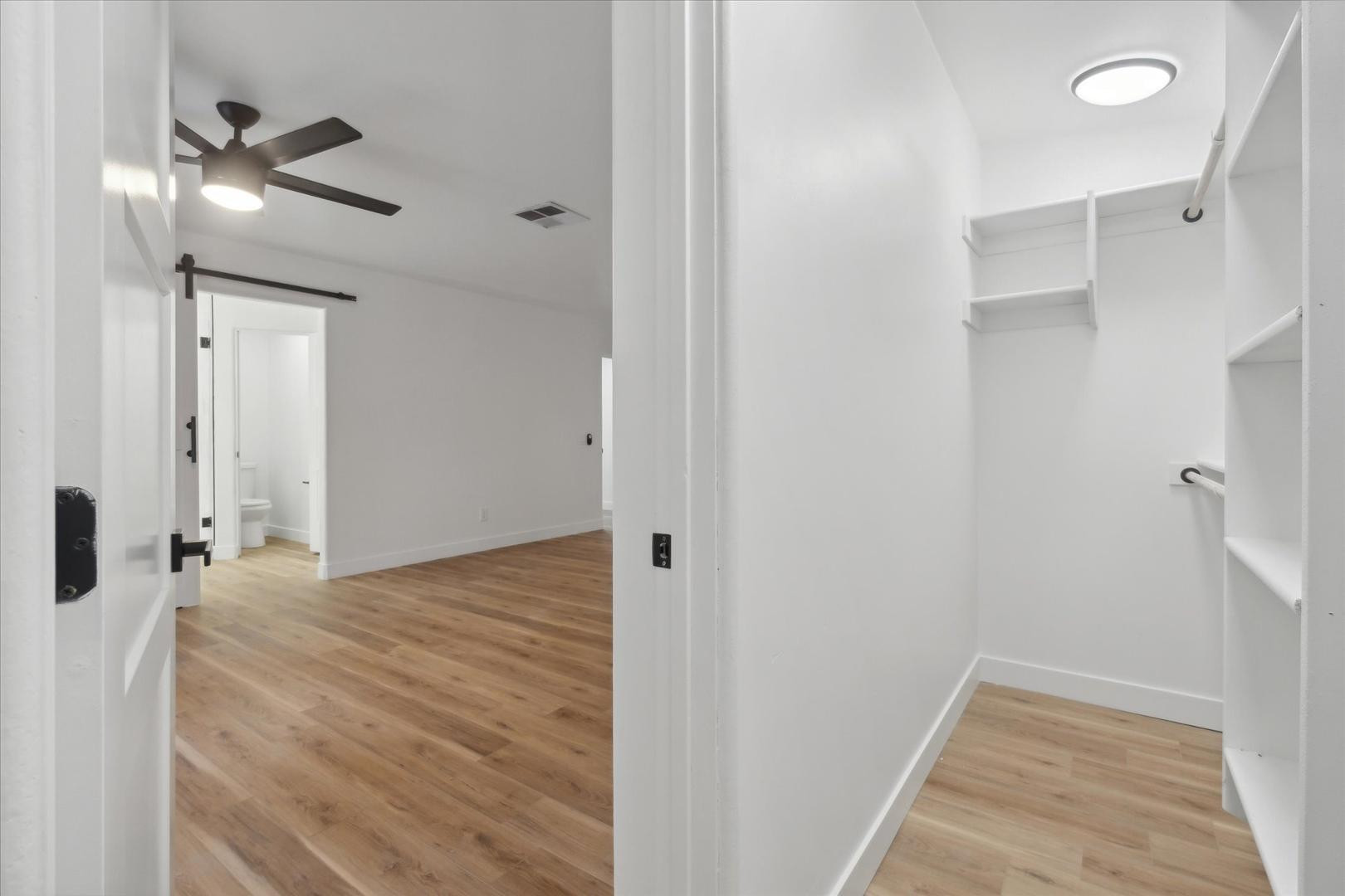 8525 E Clarendon Avenue