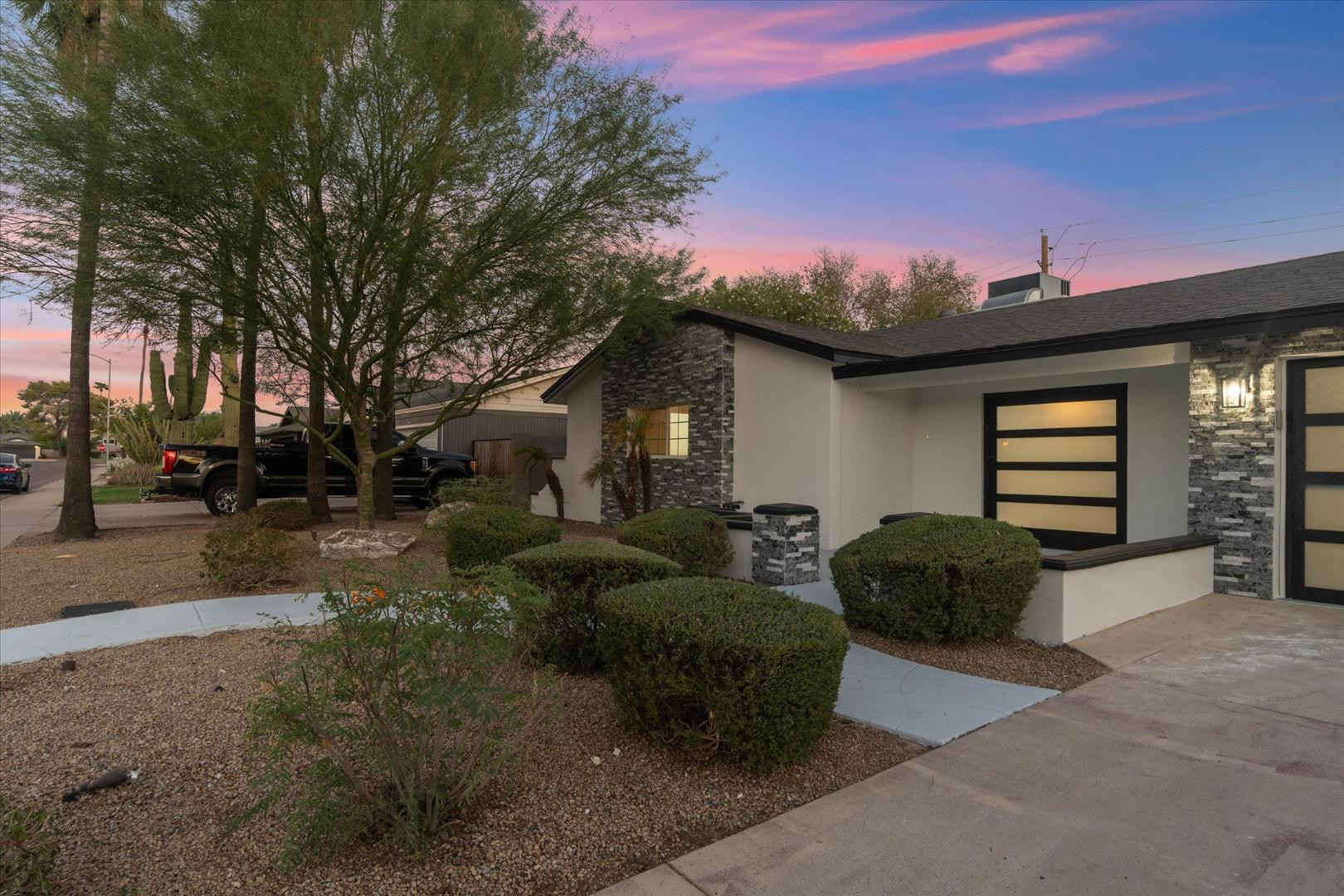 8525 E Clarendon Avenue