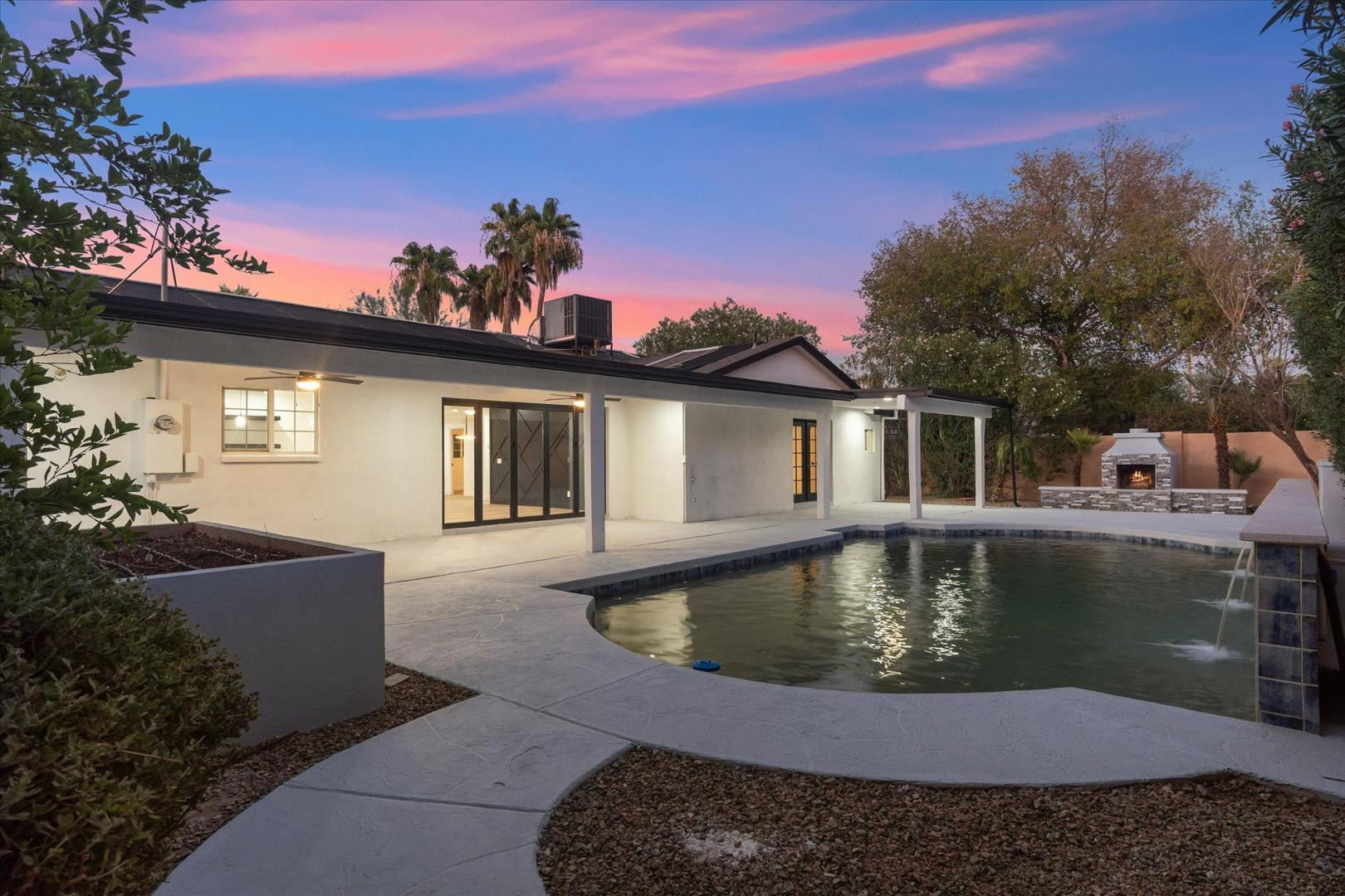 8525 E Clarendon Avenue