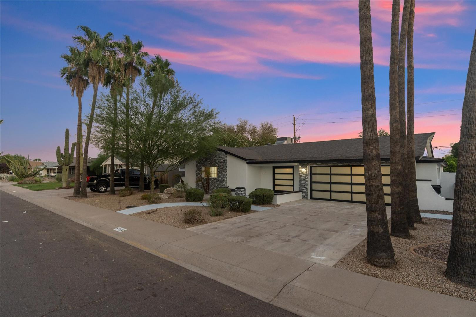 8525 E Clarendon Avenue