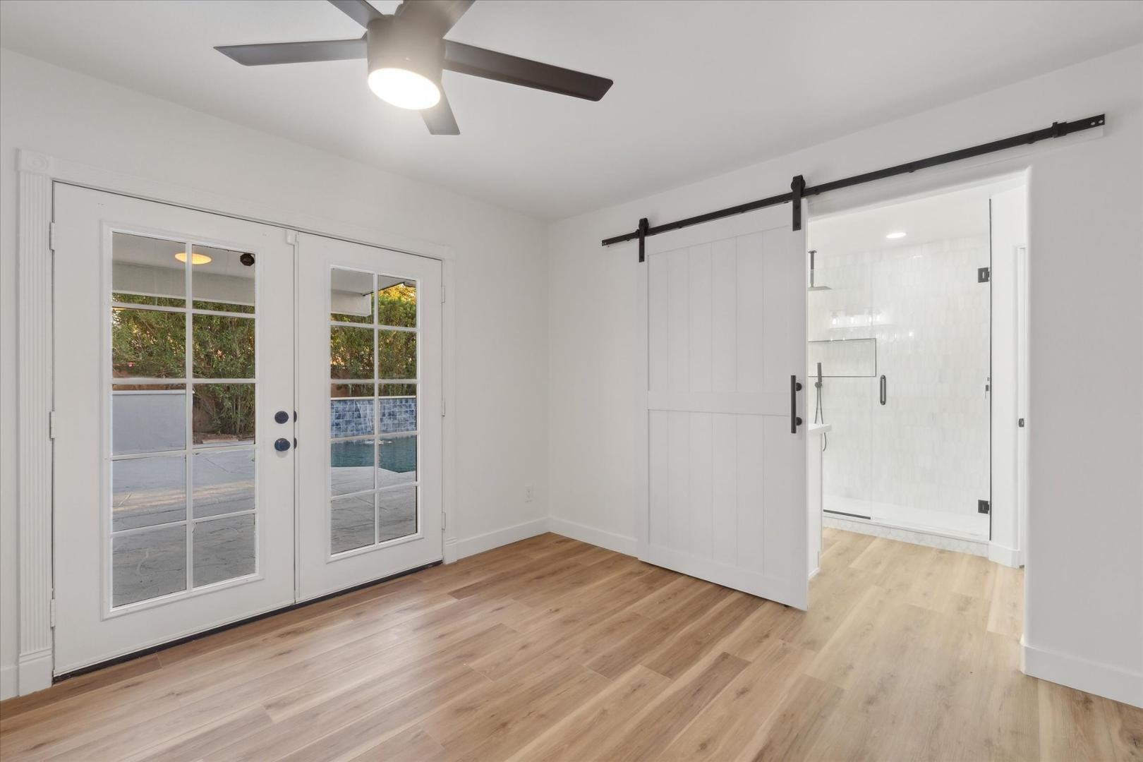 8525 E Clarendon Avenue