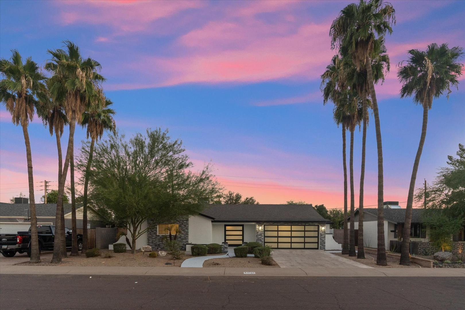 8525 E Clarendon Avenue