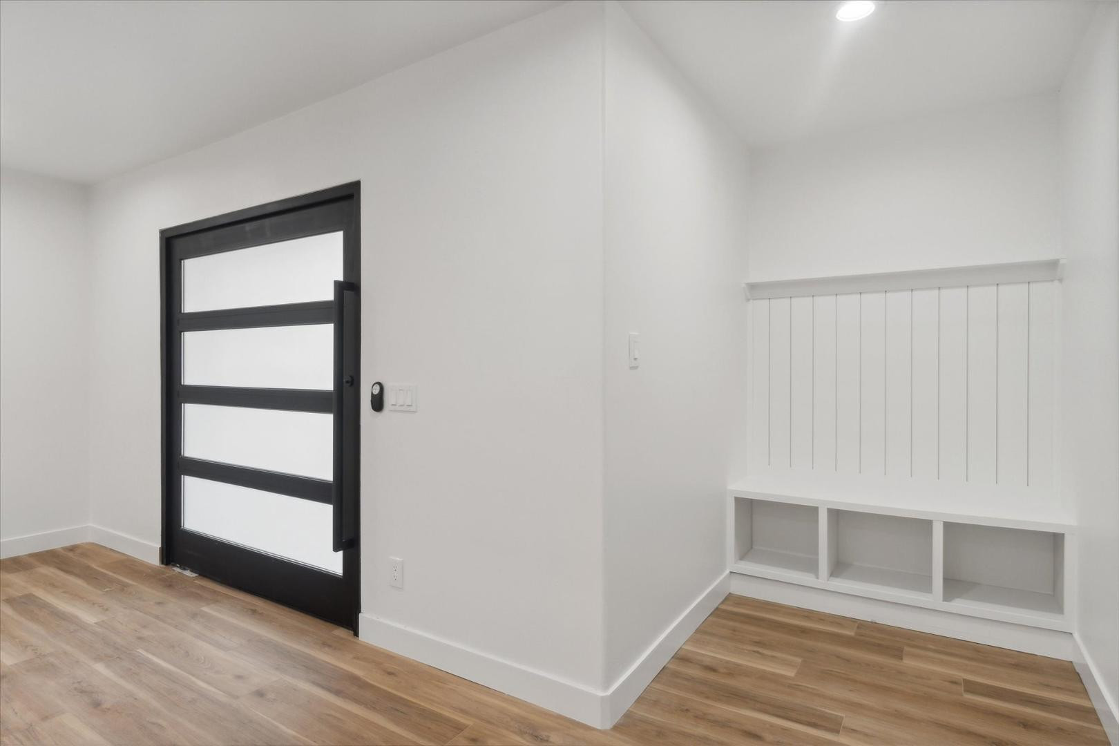 8525 E Clarendon Avenue