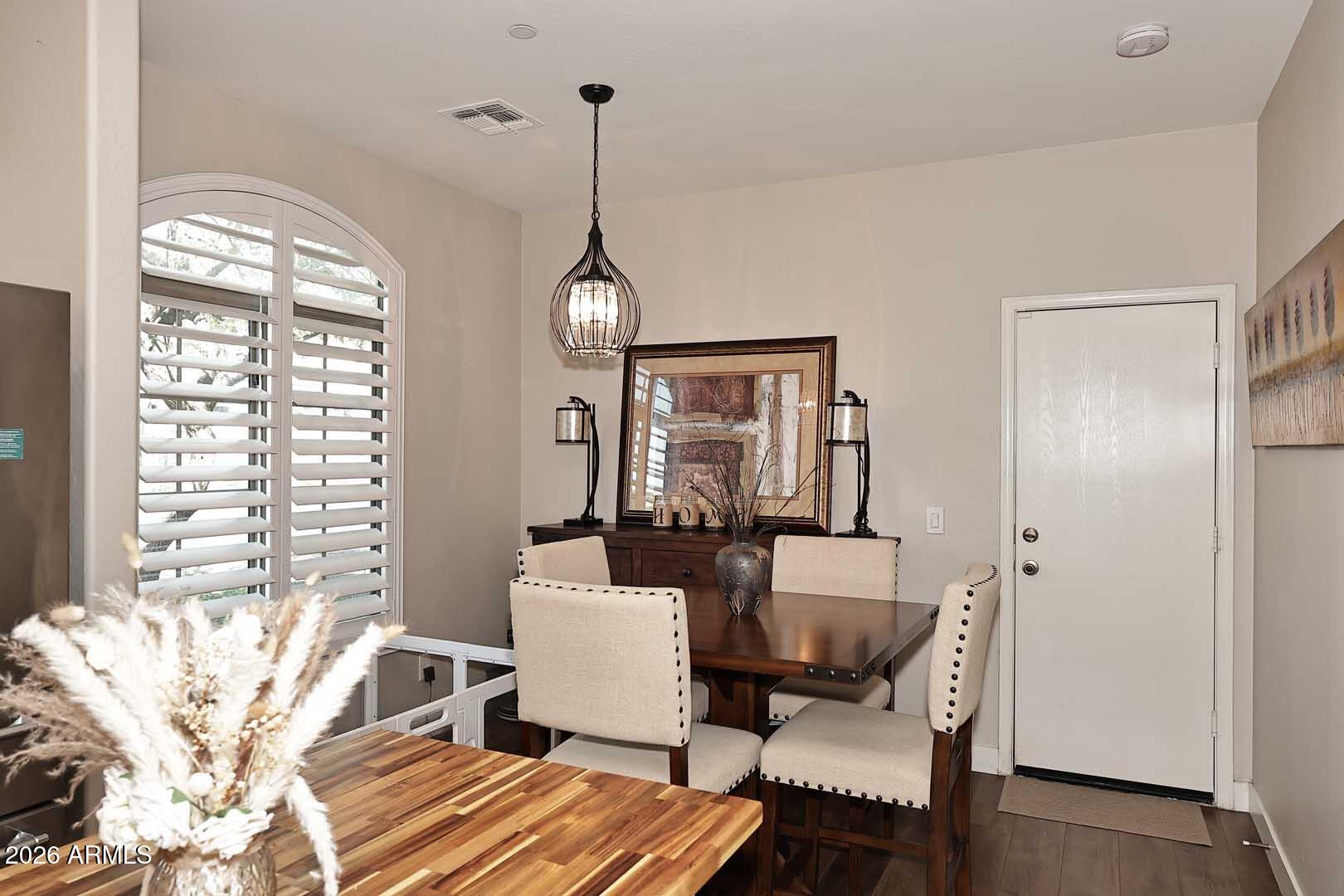 2725 E MINE CREEK Road 1146