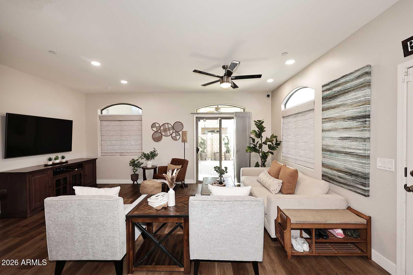 2725 E MINE CREEK Road 1146