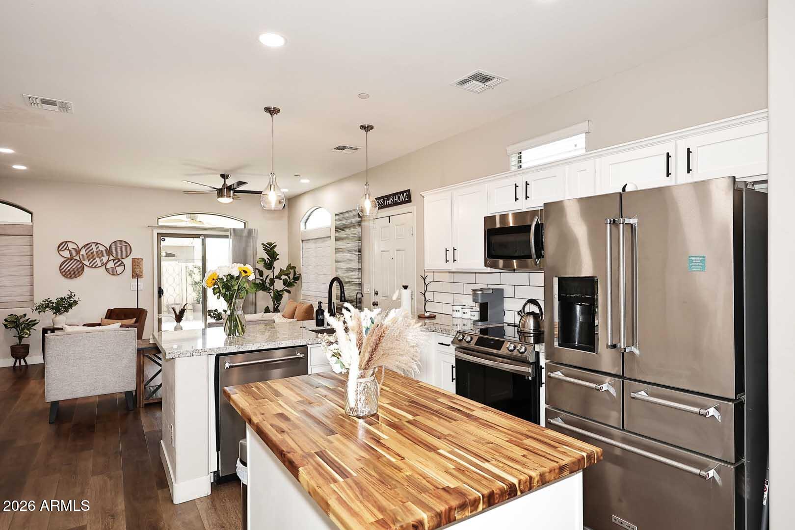 2725 E MINE CREEK Road 1146