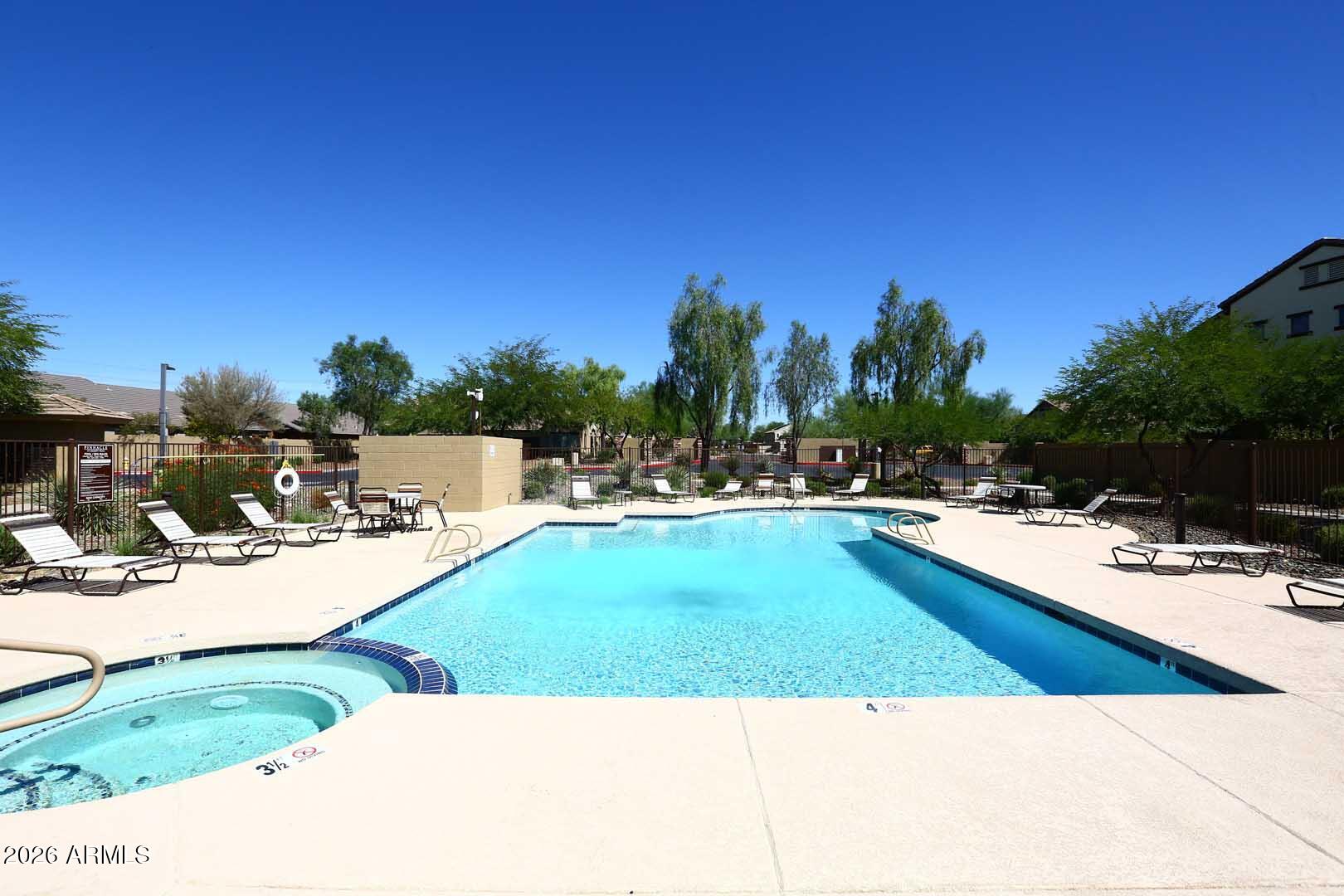 2725 E MINE CREEK Road 1146