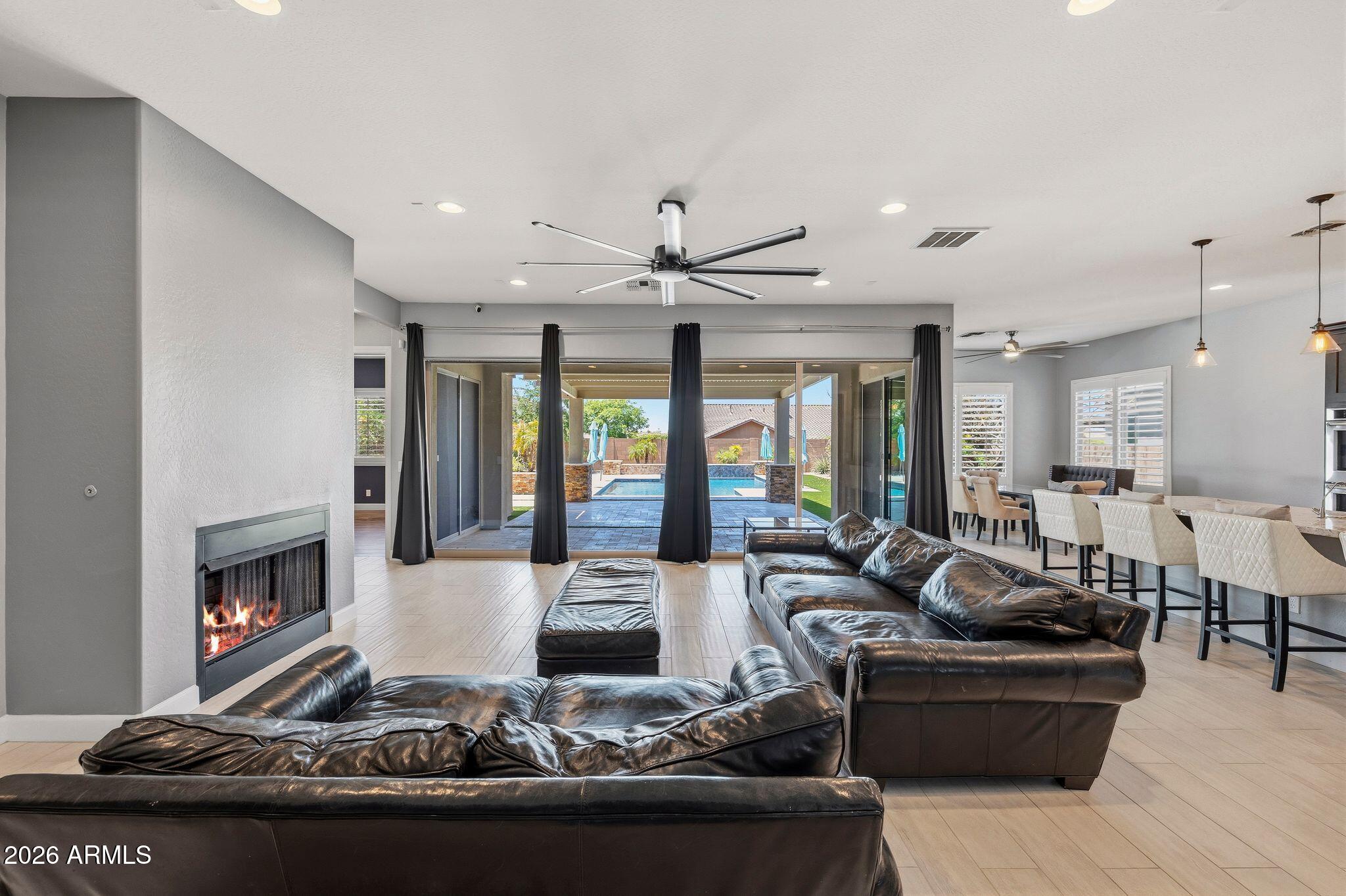 5519 E WINDSTONE Trail