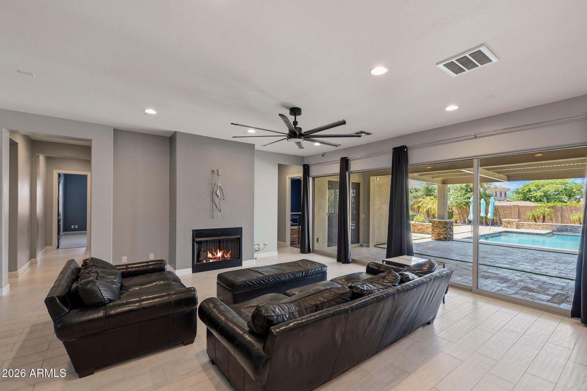 5519 E WINDSTONE Trail