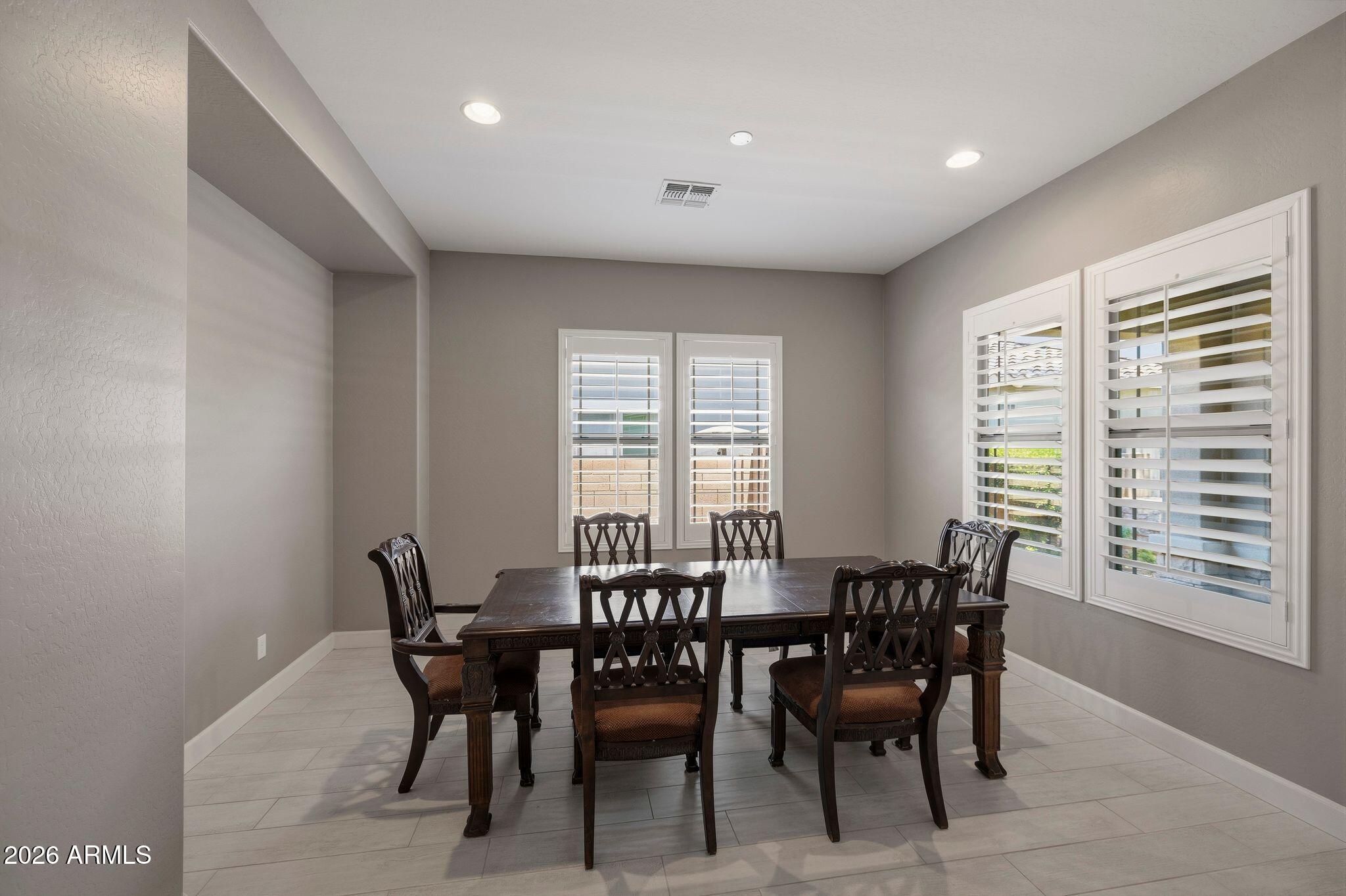 5519 E WINDSTONE Trail