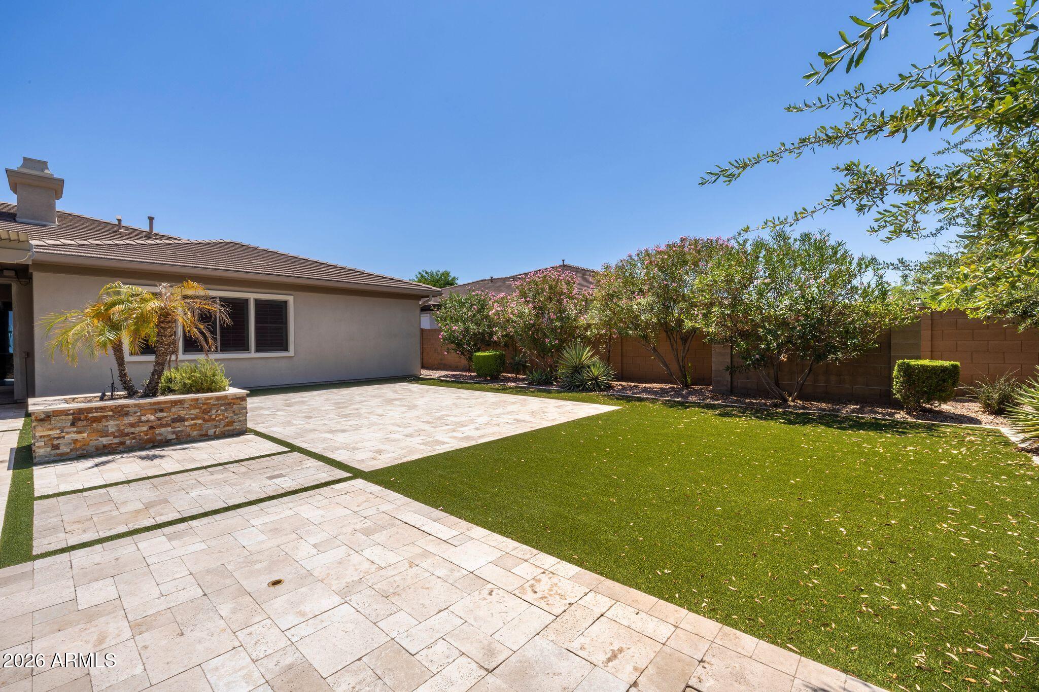 5519 E WINDSTONE Trail
