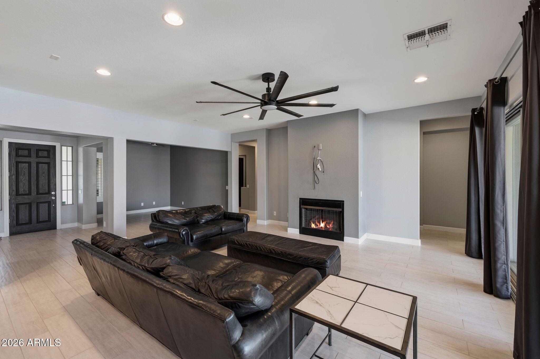 5519 E WINDSTONE Trail