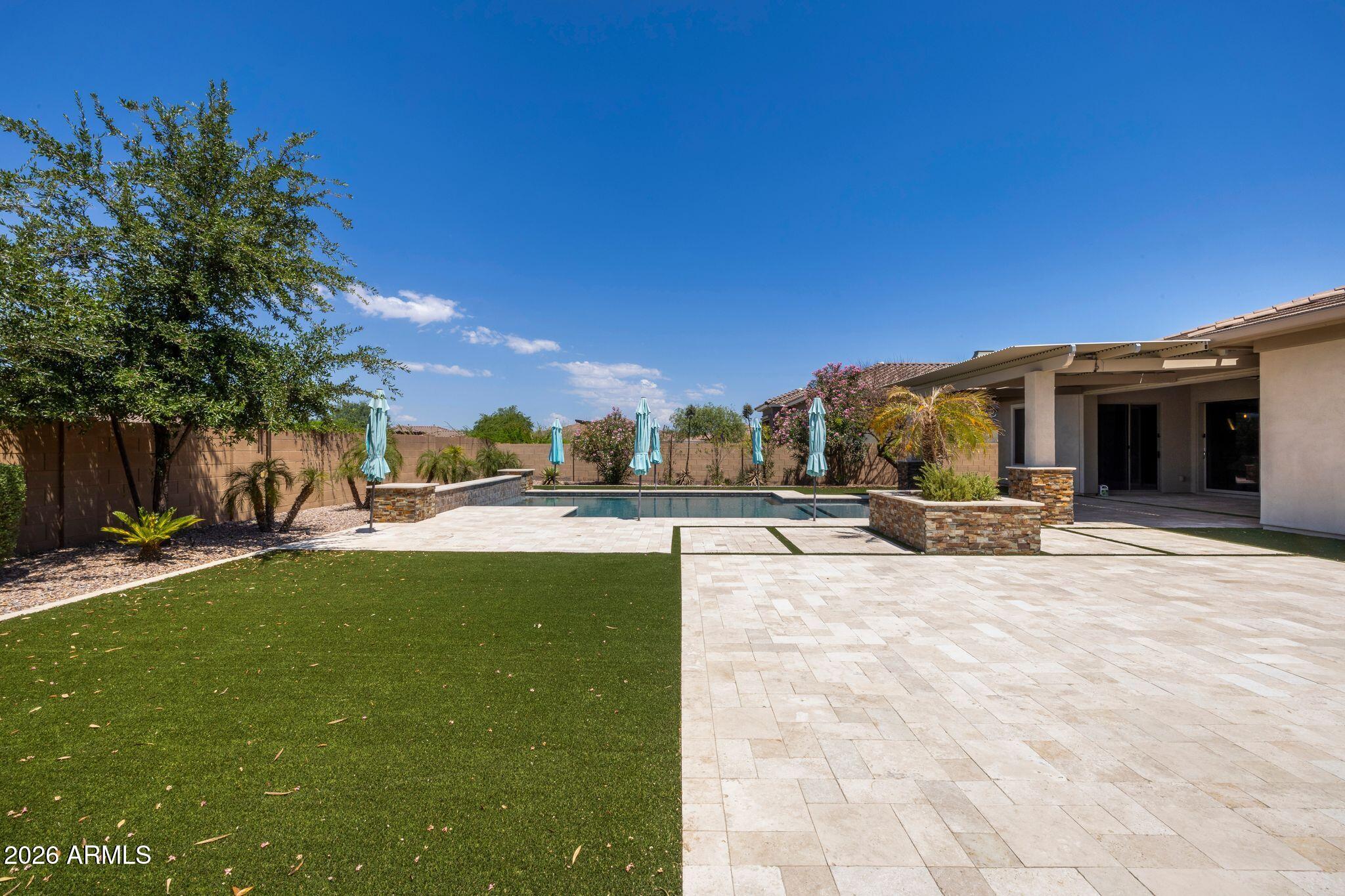 5519 E WINDSTONE Trail