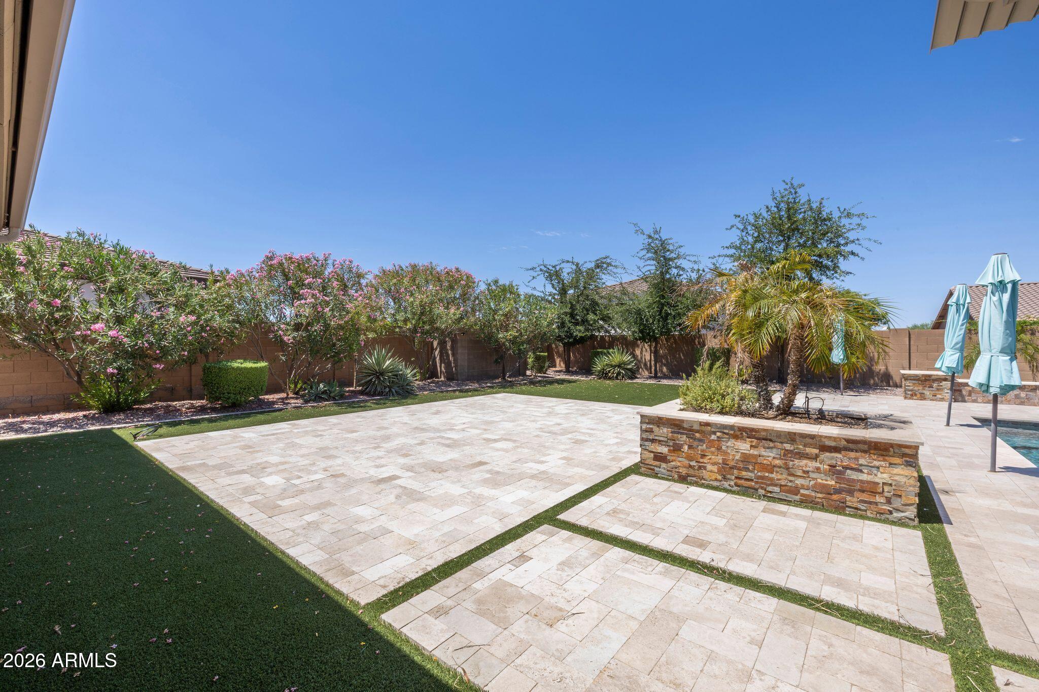 5519 E WINDSTONE Trail